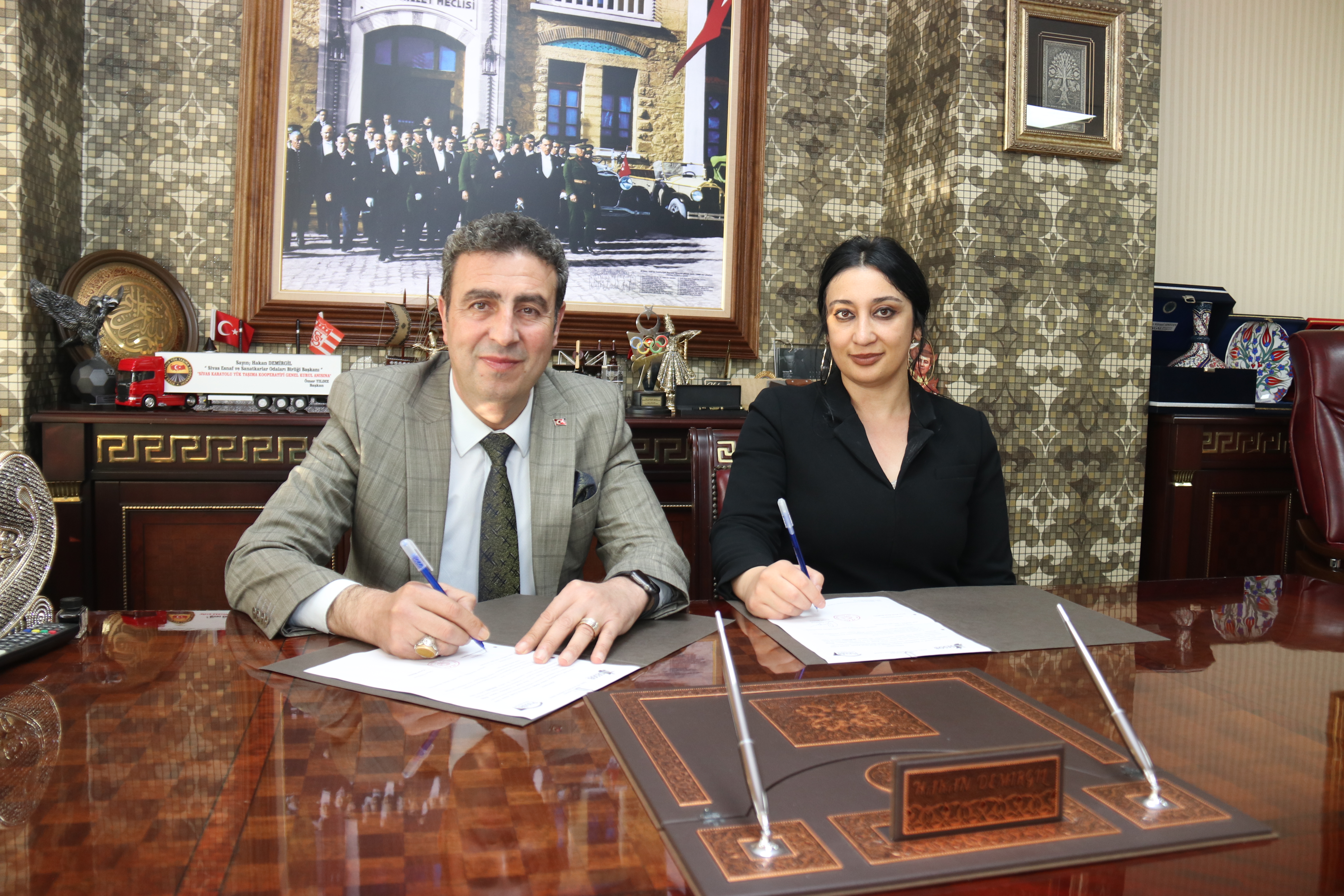 ESNAFLARIMIZ ÖZEL LİSEDEN İNDİRİMLİ FAYDALANACAK ESNAFLARIMIZ ÖZEL LİSEDEN İNDİRİMLİ FAYDALANACAK