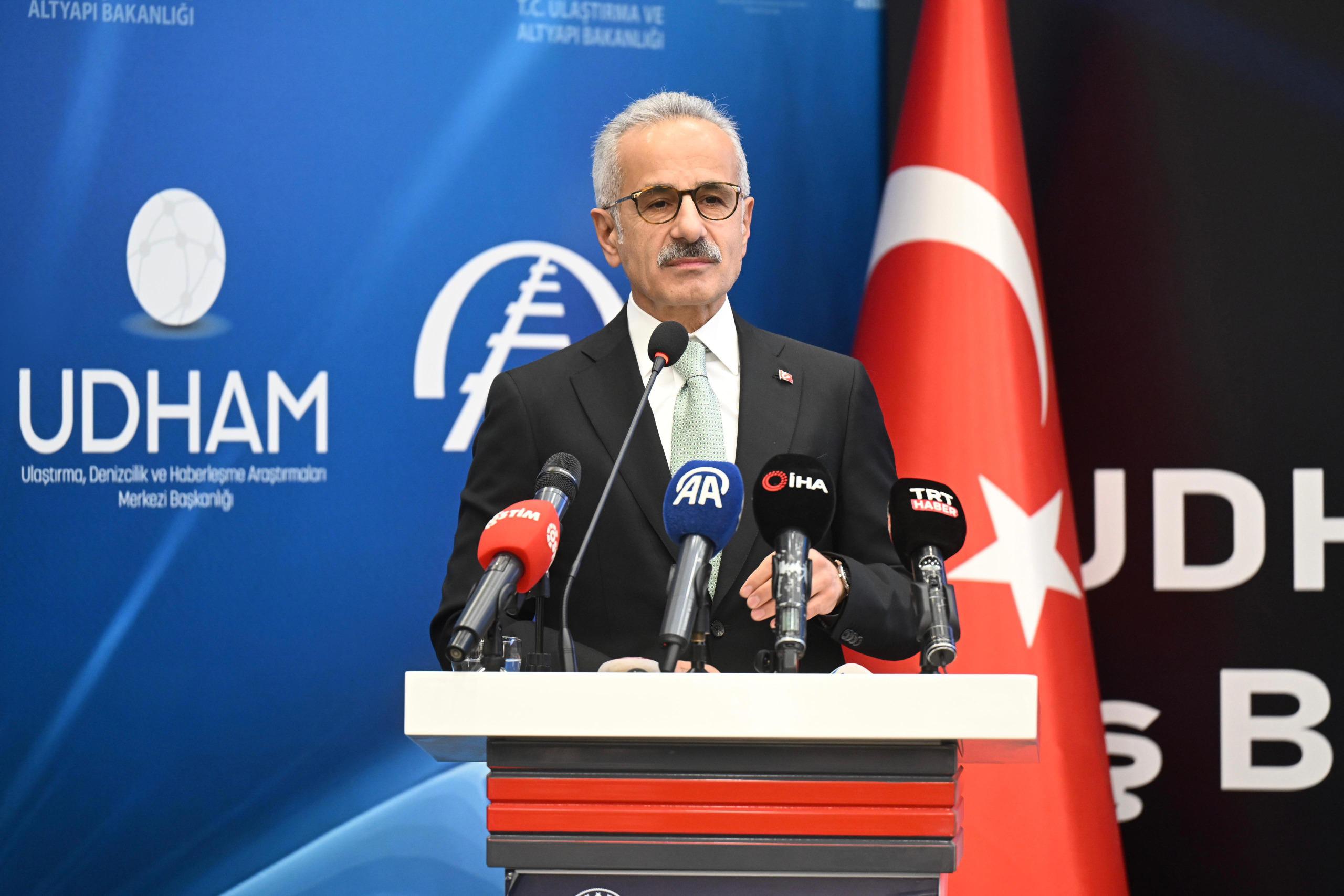 KALKINMA YOLU'NDA HEDEF YERLİ VE MİLLİ TREN SETİ KALKINMA YOLU'NDA HEDEF YERLİ VE MİLLİ TREN SETİ