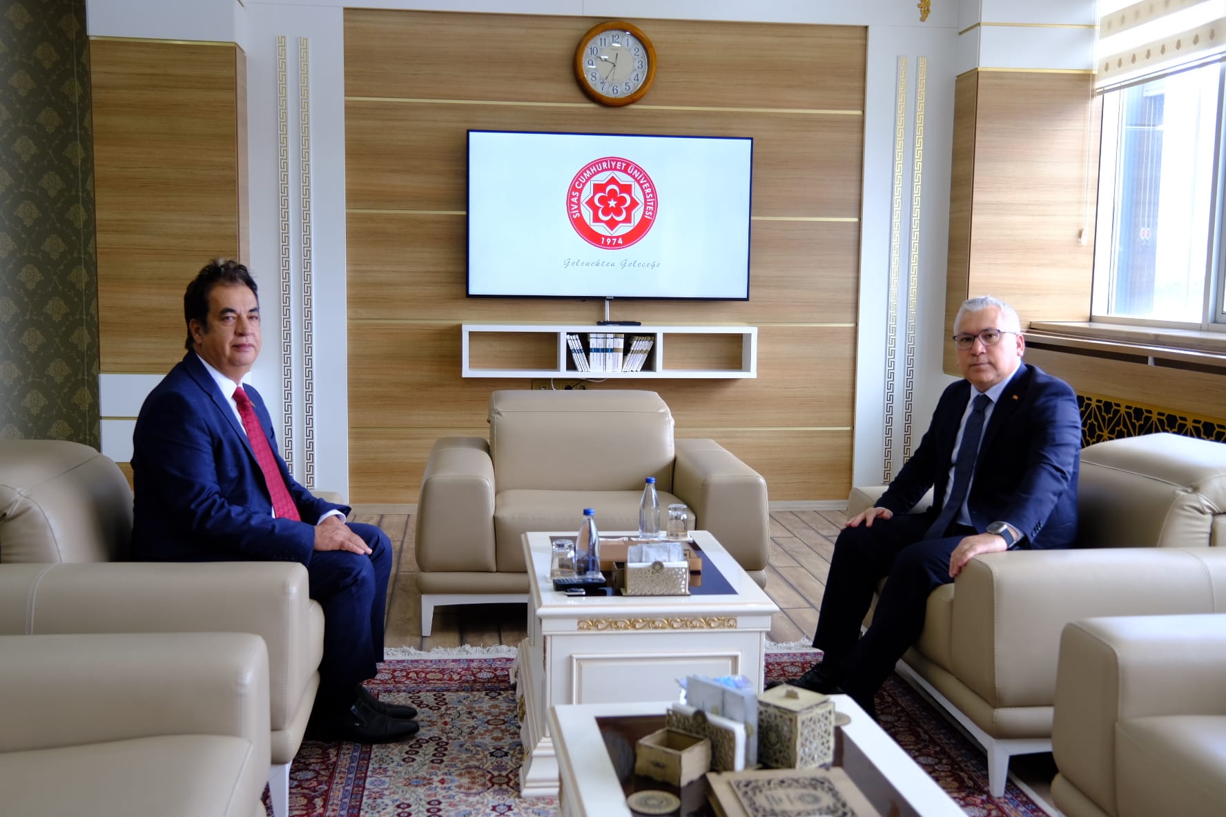 Sivas Valisi Yılmaz Şimşek’ten, Cumhuriyet Üniversitesi Rektörü Şengönüle  Ziyaret