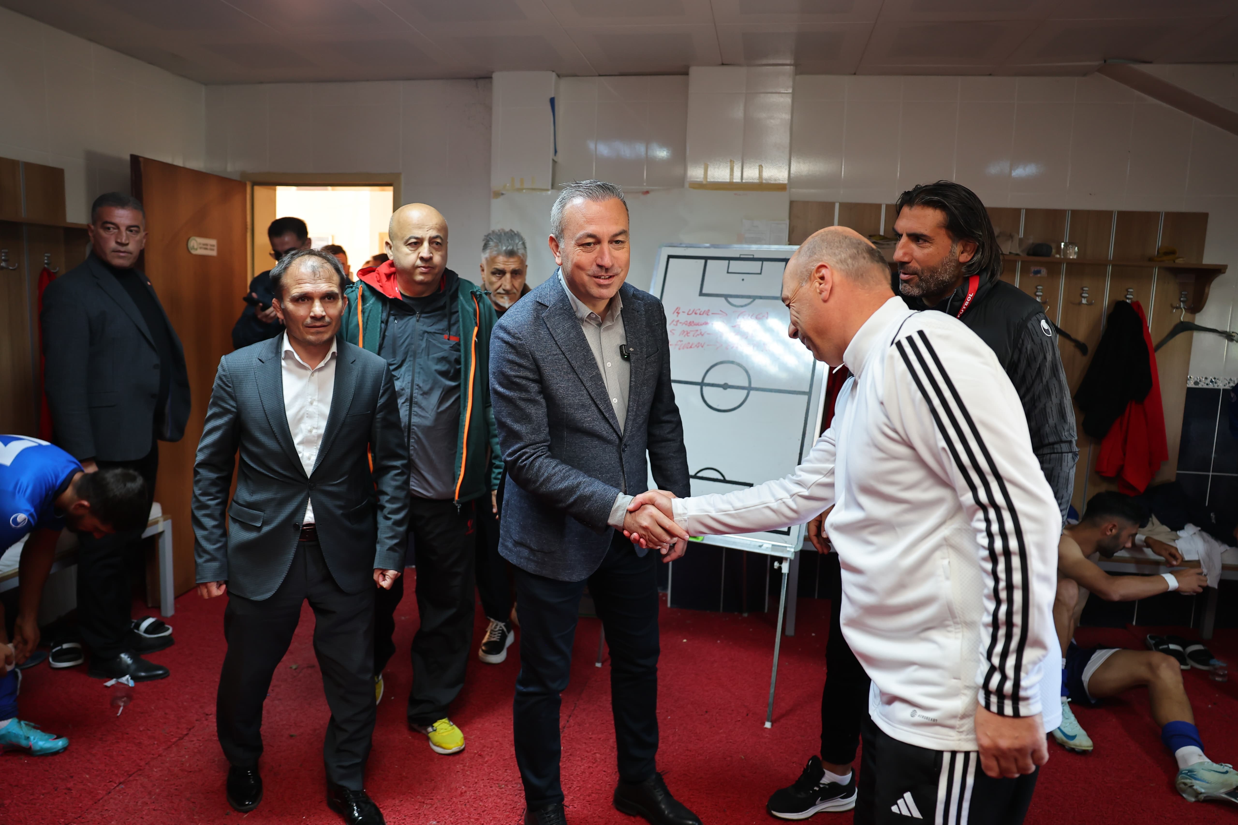 BAŞKAN UZUN’DAN ÖRNEK DAVRANIŞ