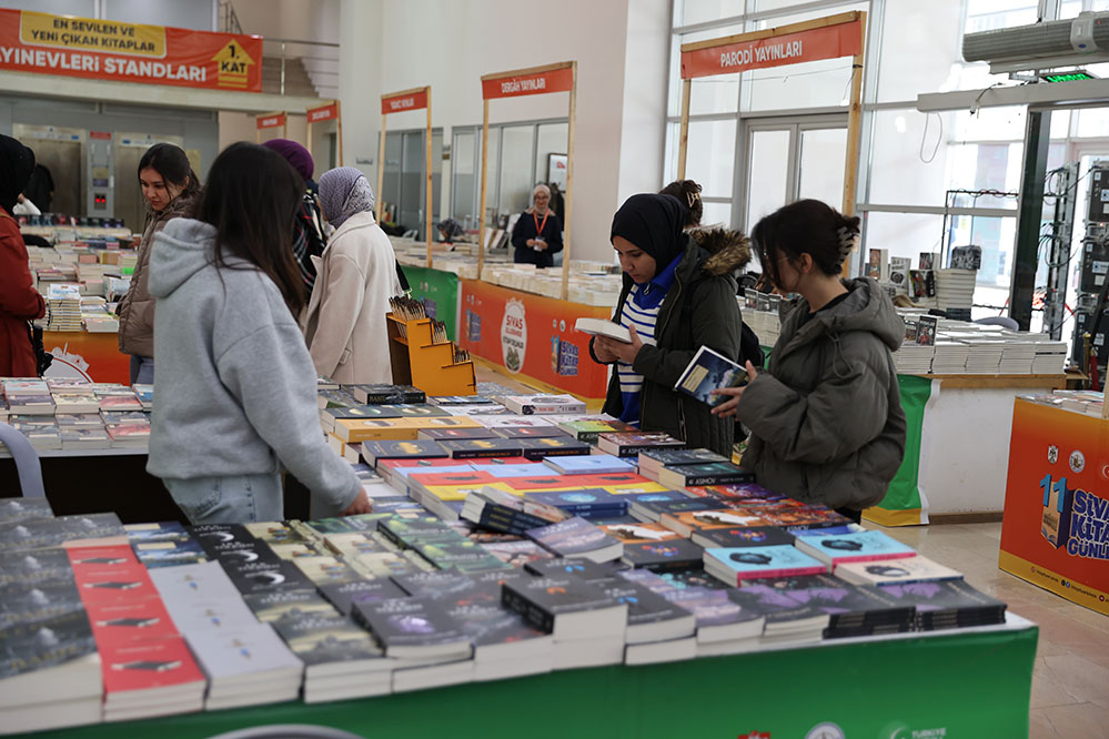 11. Sivas Kitap Günleri Başladı 11. Sivas Kitap Günleri Başladı
