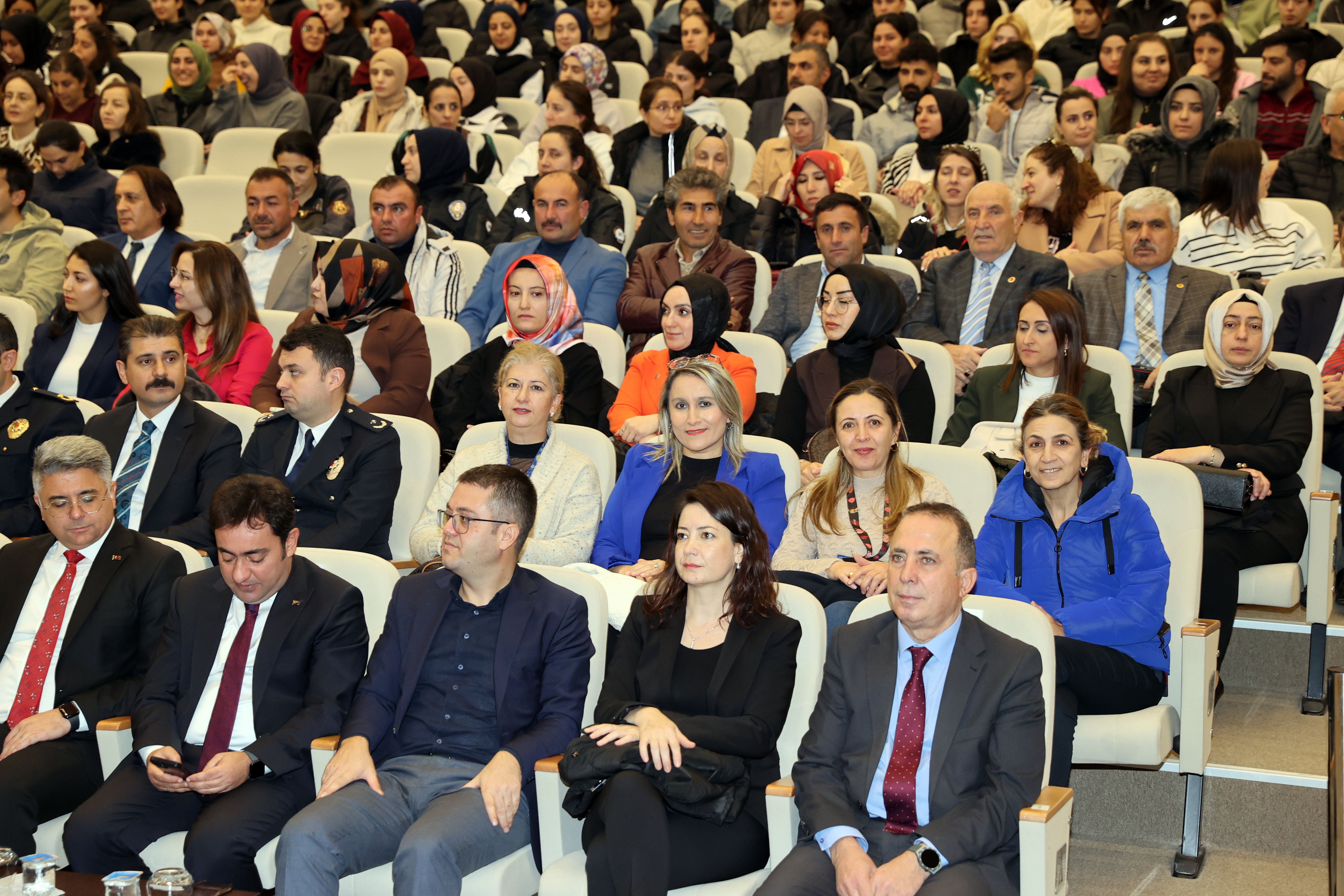 En İyi Narkotik Polisi; Anne En İyi Narkotik Polisi; Anne
