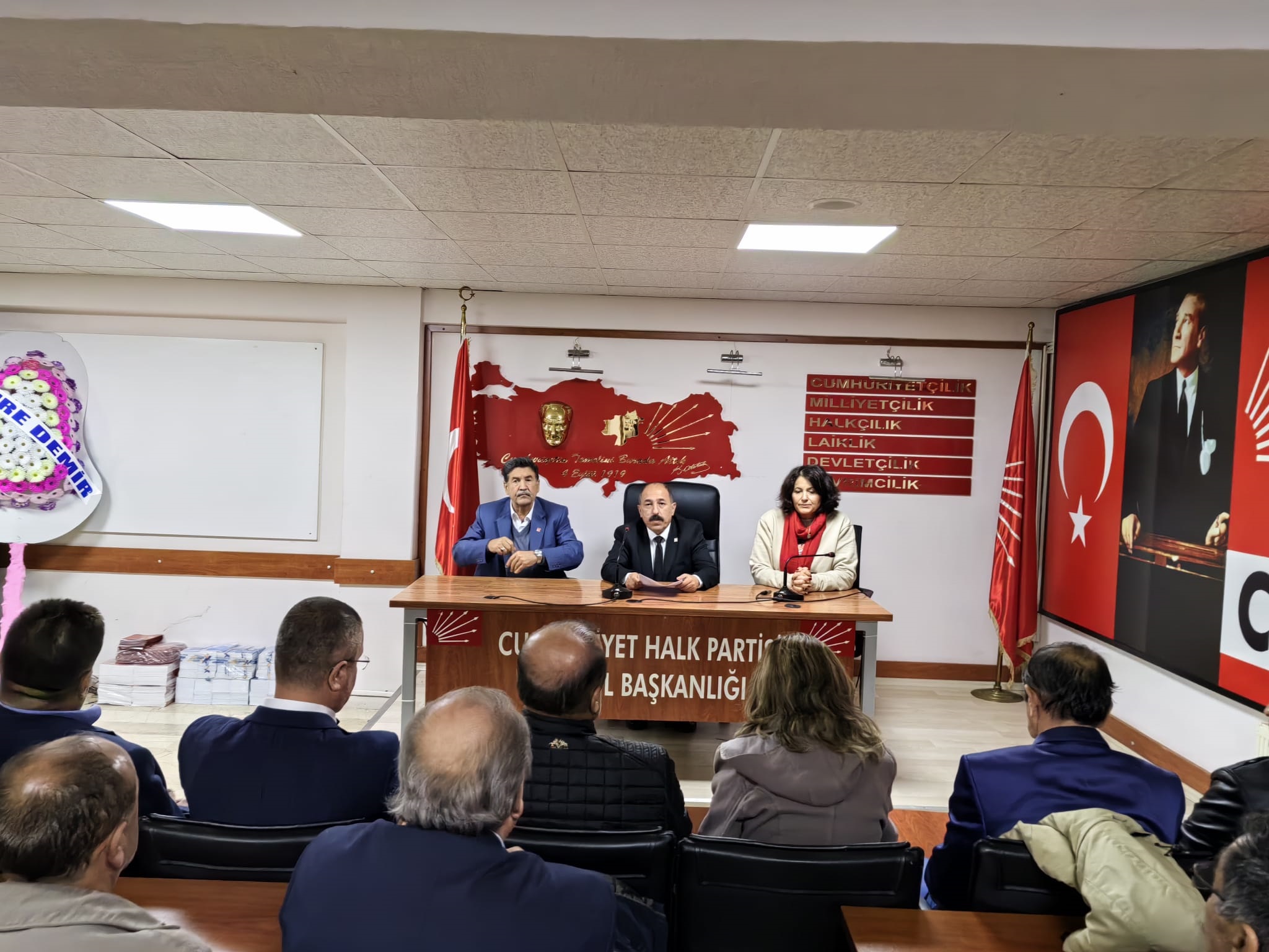 Gazi Doğan"Esenyurt Belediye Başkanımız Sayın Ahmet Özer’in hukuki bir gerekçe olmaksızın tutuklanması, ülkemizde demokrasinin, halk iradesinin ve hukuk düzeninin iktidar eliyle bir kez daha