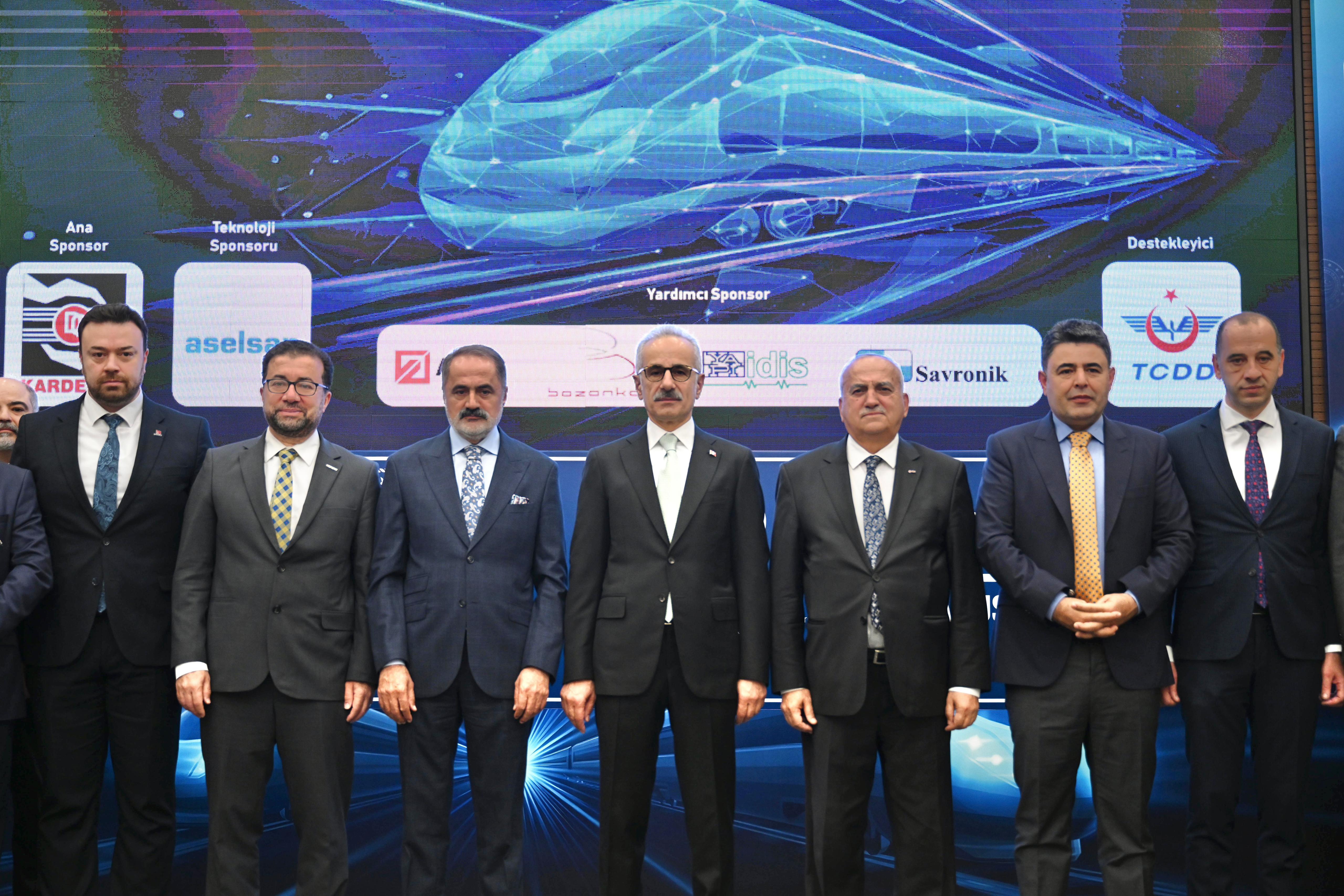 KALKINMA YOLU'NDA HEDEF YERLİ VE MİLLİ TREN SETİ KALKINMA YOLU'NDA HEDEF YERLİ VE MİLLİ TREN SETİ