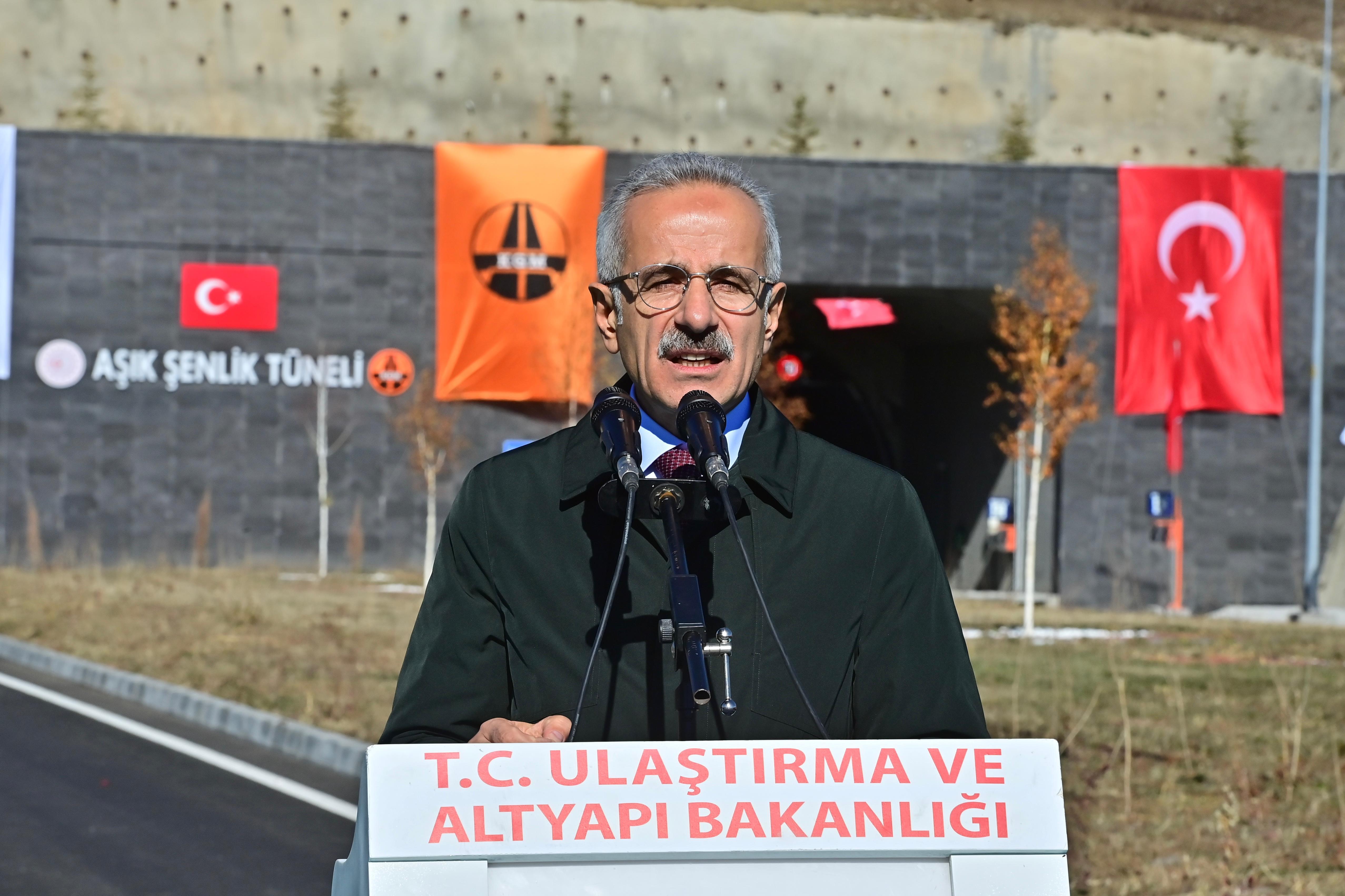 AŞIK ŞENLİK TÜNELİ VE ÇILDIR-AKTAŞ SINIR KAPISI YOLU HİZMETE AÇILDI