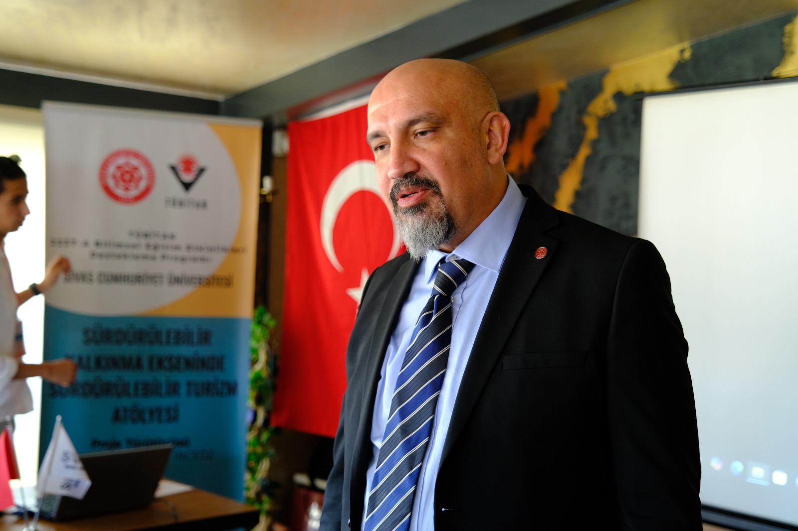 Sürdürülebilir Kalkınma Ekseninde Sürdürülebilir Turizm Atölyesi Düzenlendi Sürdürülebilir Kalkınma Ekseninde Sürdürülebilir Turizm Atölyesi Düzenlendi