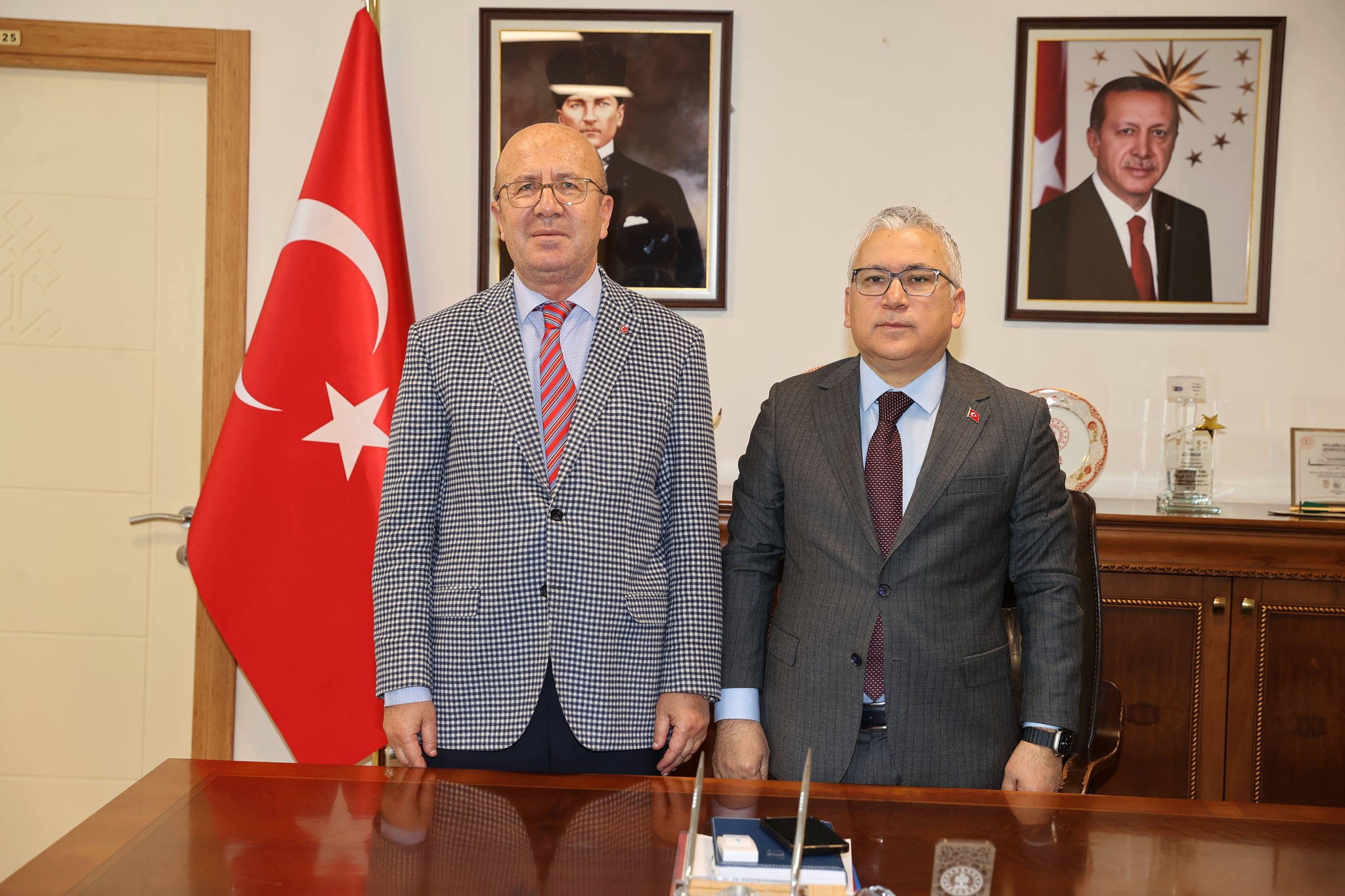 Vali Yılmaz Şimşek Kurum Müdürlüklerine özen gösteriyor