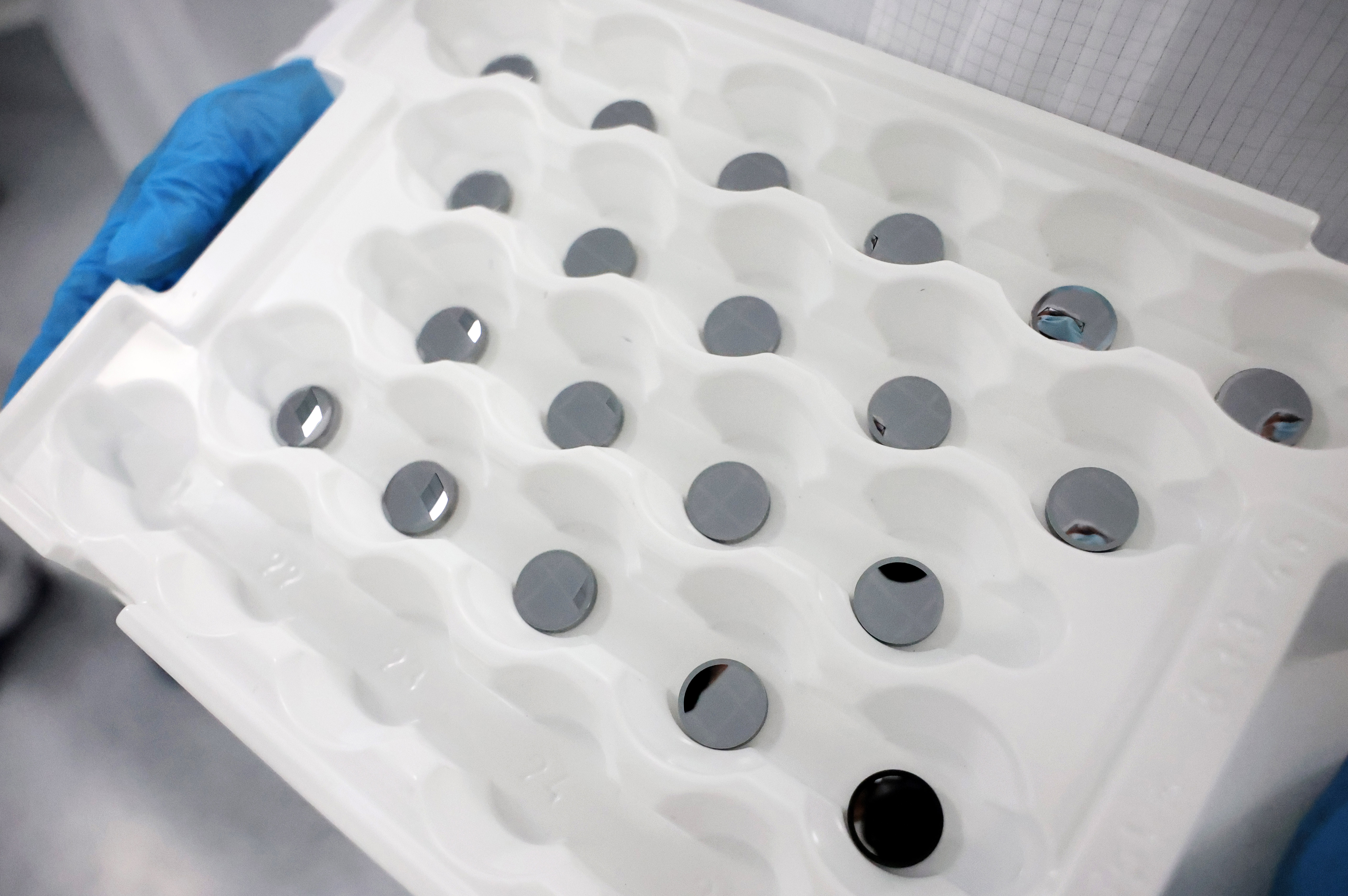 SİVAS BİLİM VE TEKNOLOJİ ÜNİVERSİTESİ-ASELSAN SİVAS ORTAKLIĞIYLA ÜRETİLEN İLK KIZILÖTESİ LENSLERİMİZ HAZIR SİVAS BİLİM VE TEKNOLOJİ ÜNİVERSİTESİ-ASELSAN SİVAS ORTAKLIĞIYLA ÜRETİLEN İLK KIZILÖTESİ LENSLERİMİZ HAZIR