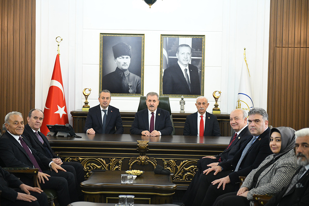 DESTİCİ; “KARA SEVDAMIZ OLAN SİVAS BAŞKANIMIZ DR. ADEM UZUN’A EMANET”