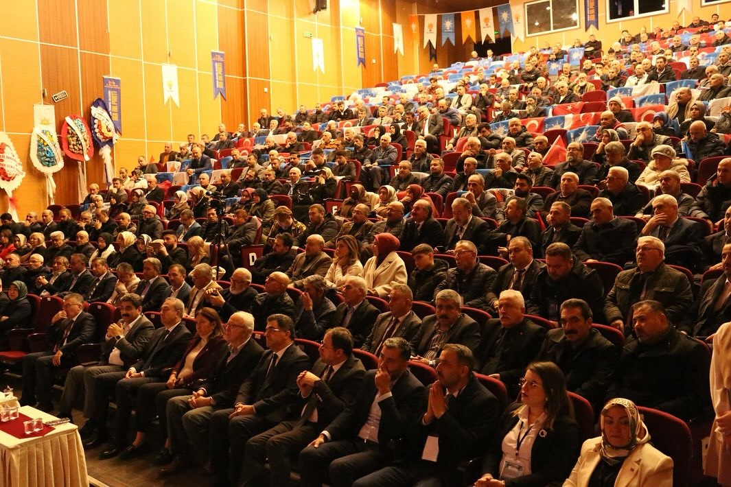 AK Parti Sivas Merkez İlçe 8. Olağan Kongresi Gerçekleştirildi: Başkanlığa Rüfet Arslan Seçildi AK Parti Sivas Merkez İlçe 8. Olağan Kongresi Gerçekleştirildi: Başkanlığa Rüfet Arslan Seçildi