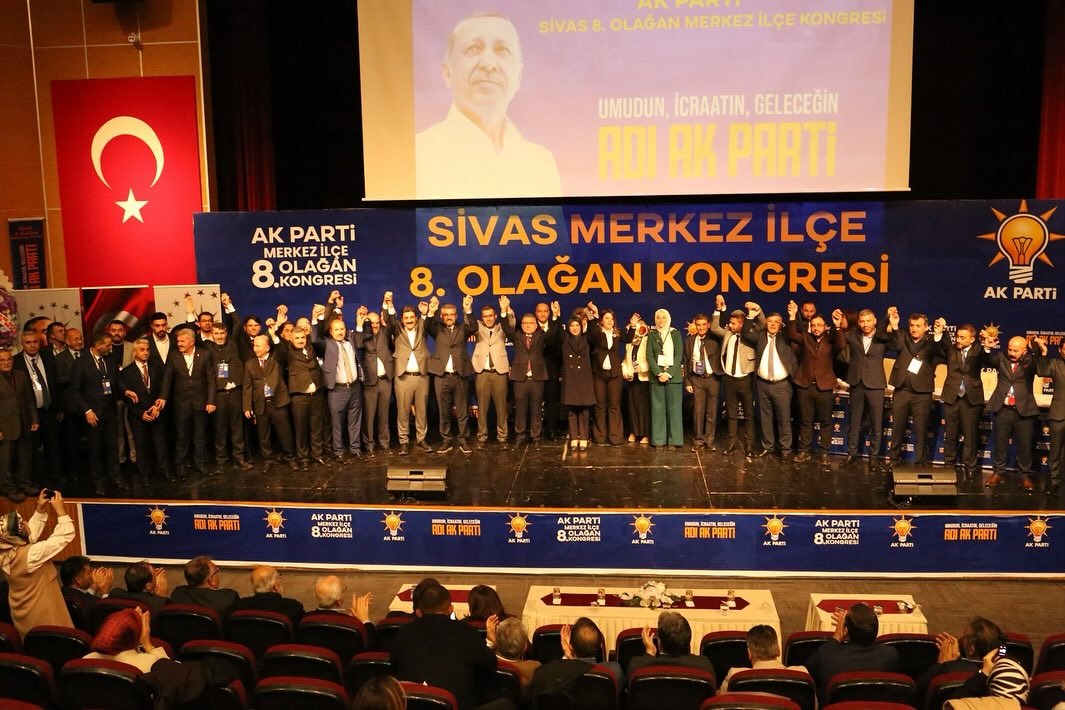 AK Parti Sivas Merkez İlçe 8. Olağan Kongresi Gerçekleştirildi: Başkanlığa Rüfet Arslan Seçildi AK Parti Sivas Merkez İlçe 8. Olağan Kongresi Gerçekleştirildi: Başkanlığa Rüfet Arslan Seçildi