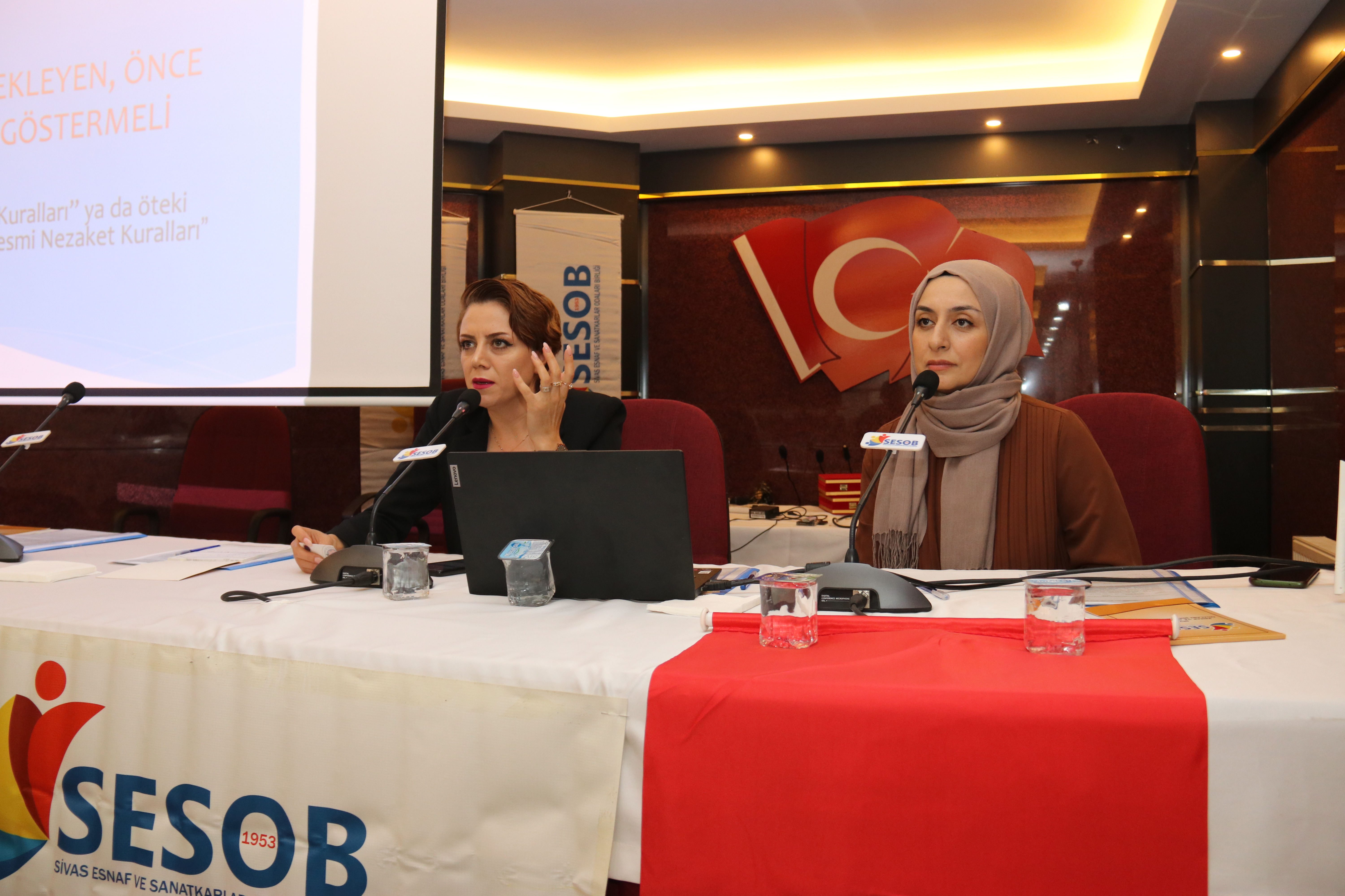 ODA BAŞKANLARINA PROTOKOL ADABI VE İLETİŞİM BECERİLERİ ANLATILDI