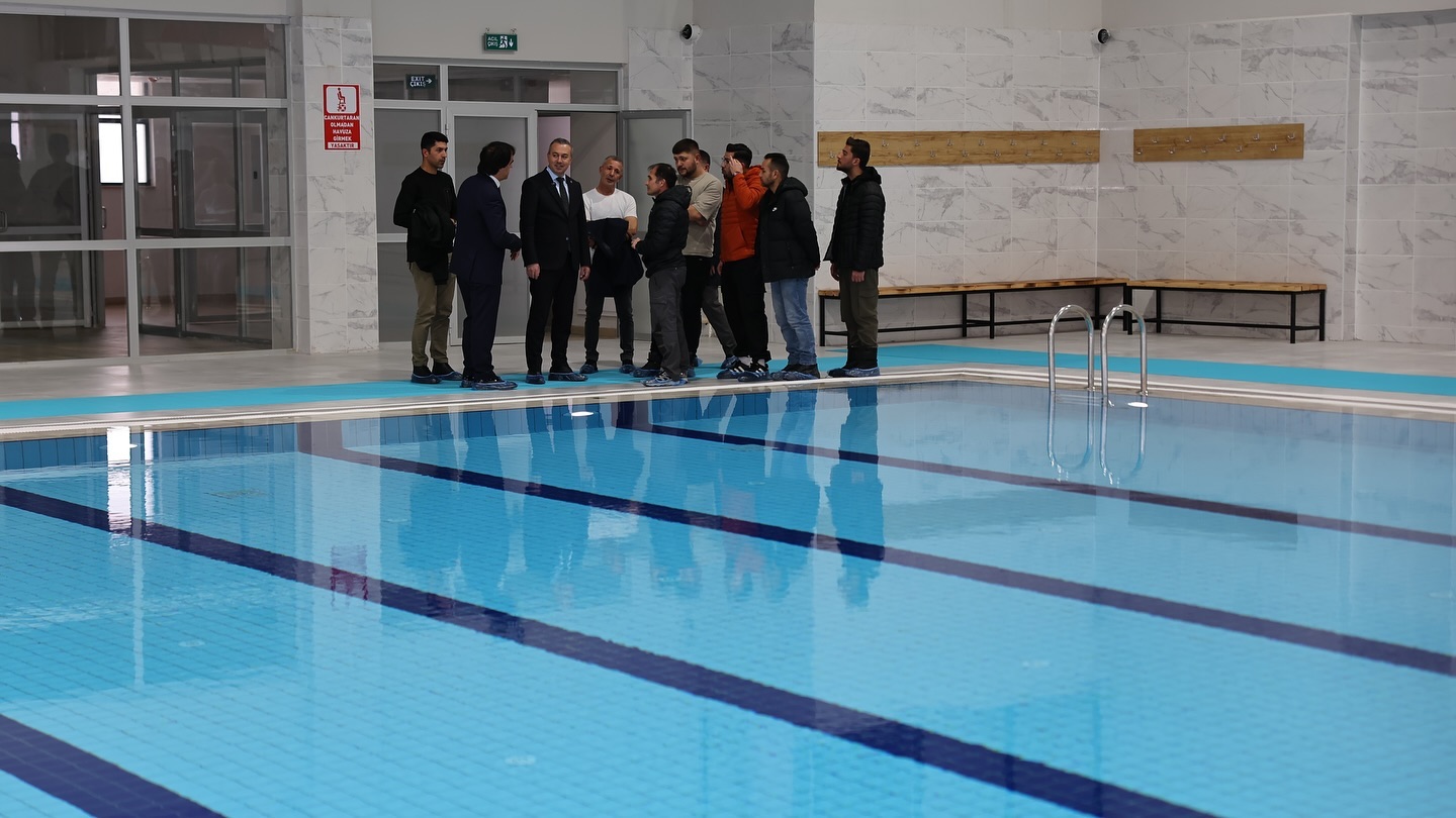 Başkan Dr. Adem Uzun, Şeyh Şamil Spor Kompleksi’nde incelemelerde bulundu