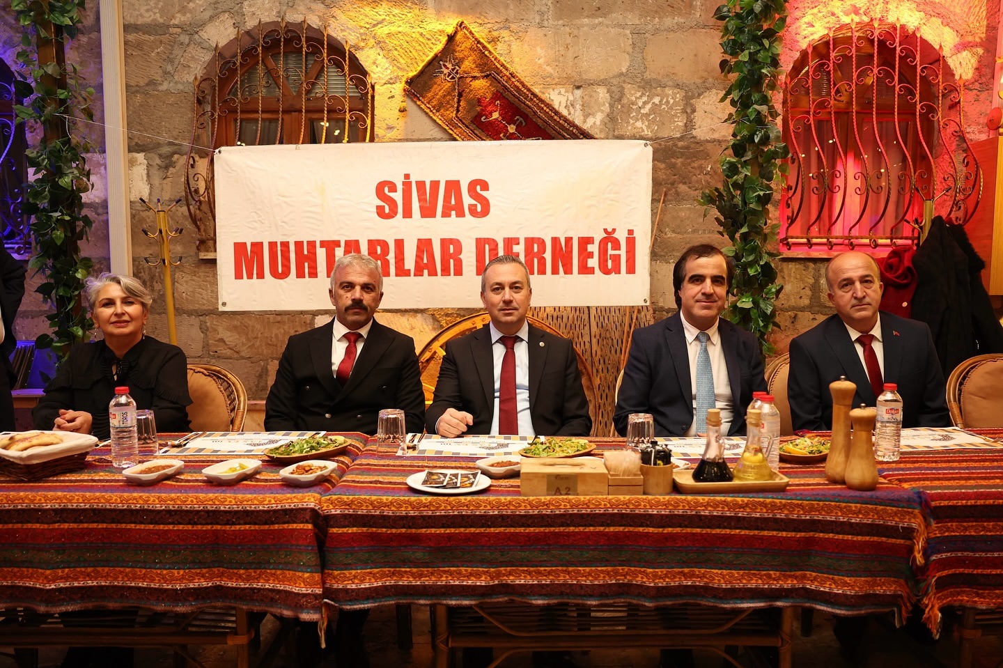 Belediye Başkanı Dr. Adem Uzun, Sivas Muhtarlar Derneği tarafından düzenlenen geleneksel aile buluşmaları programına katıldı