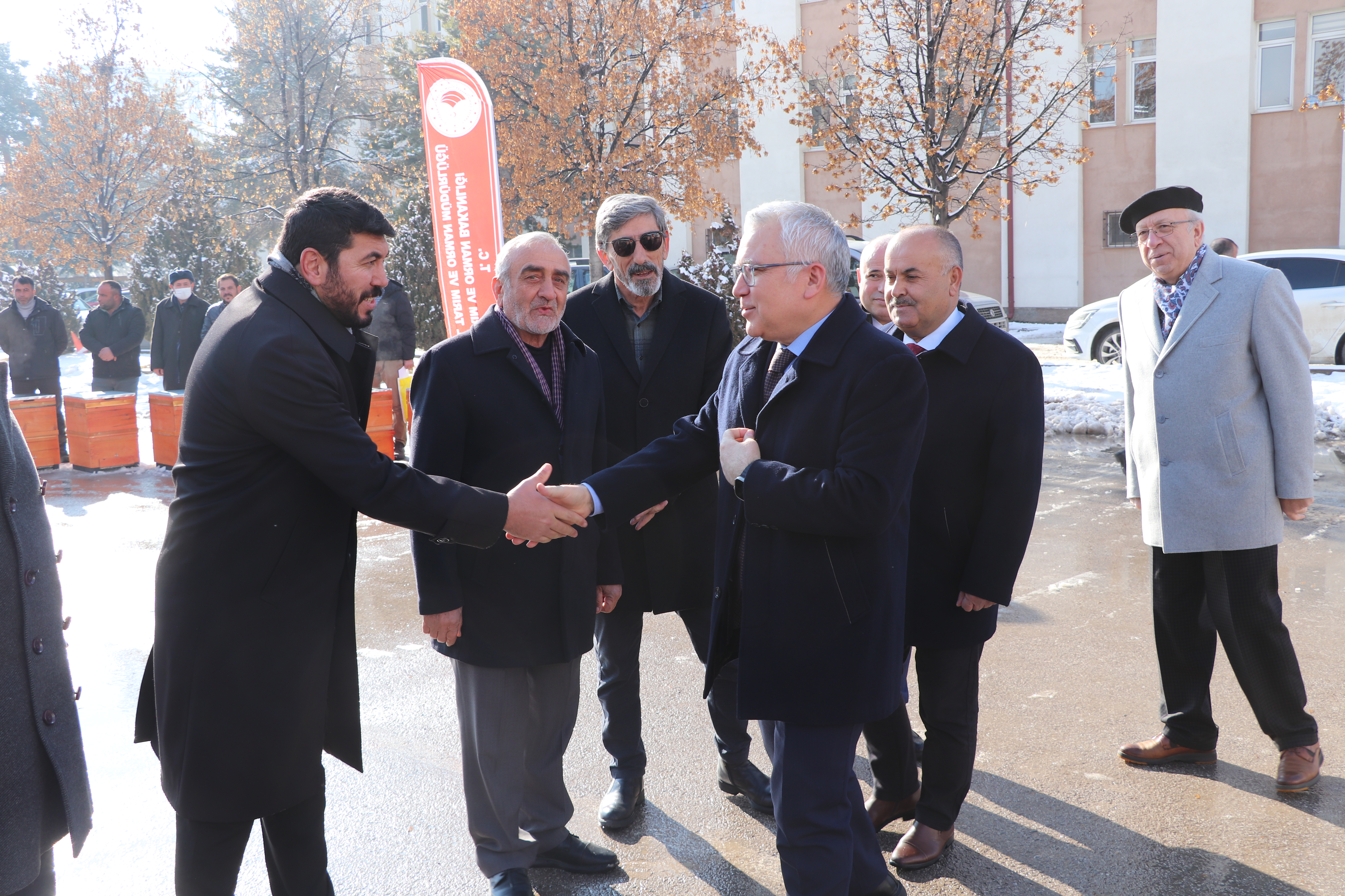 Arıcılığın Geliştirilmesi Projesi Kapsamında Kovan Dağıtımı Gerçekleştirildi