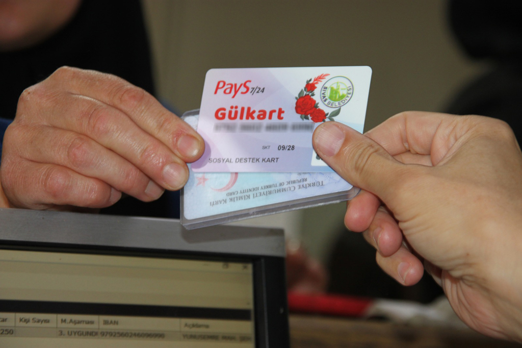 SİVAS BELEDİYESİ’NDEN EMEKLİLERE AYLIK 2 BİN TL NAKİT DESTEK