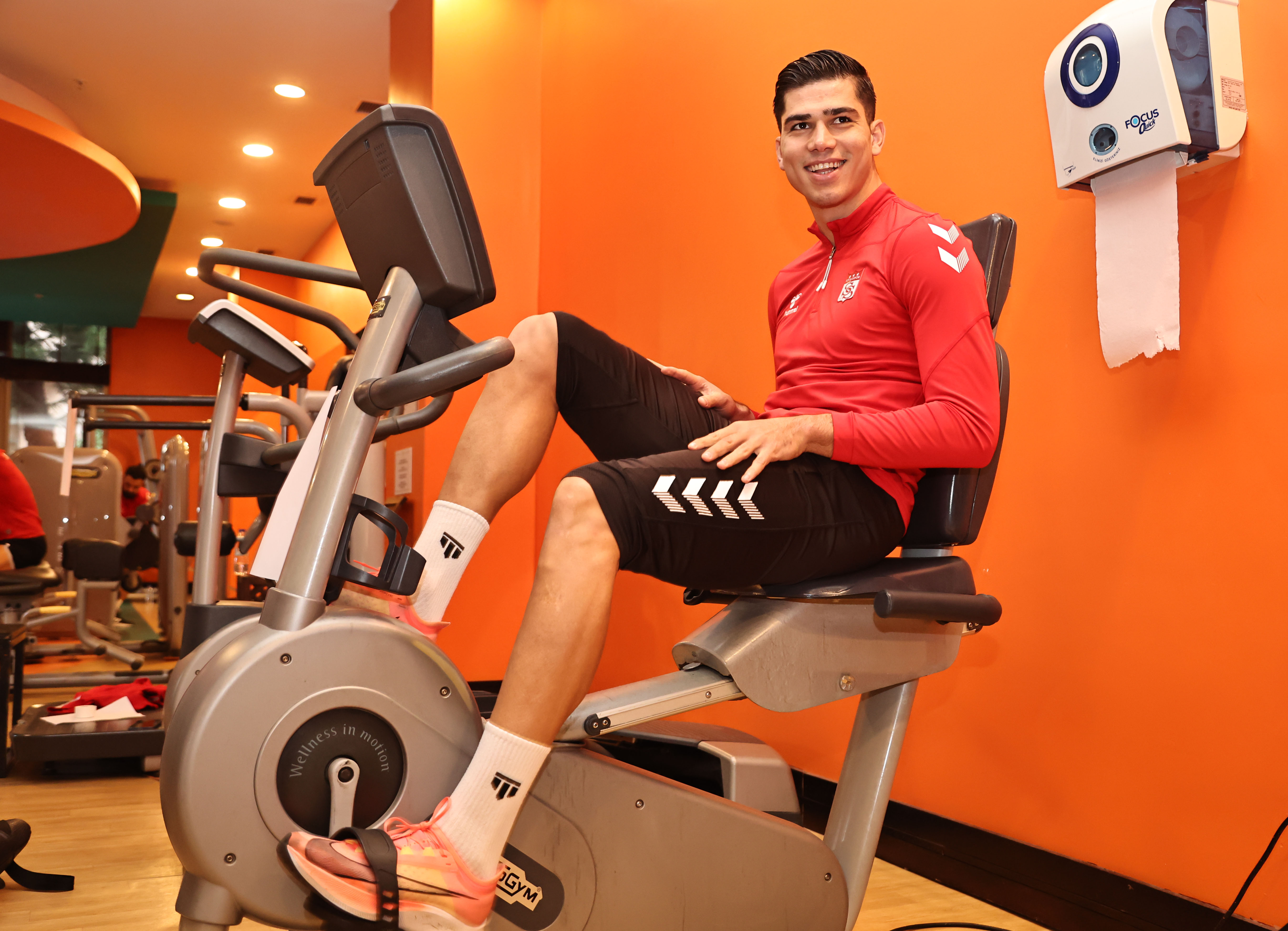 Takım Fitness Salonunda Çalıştı