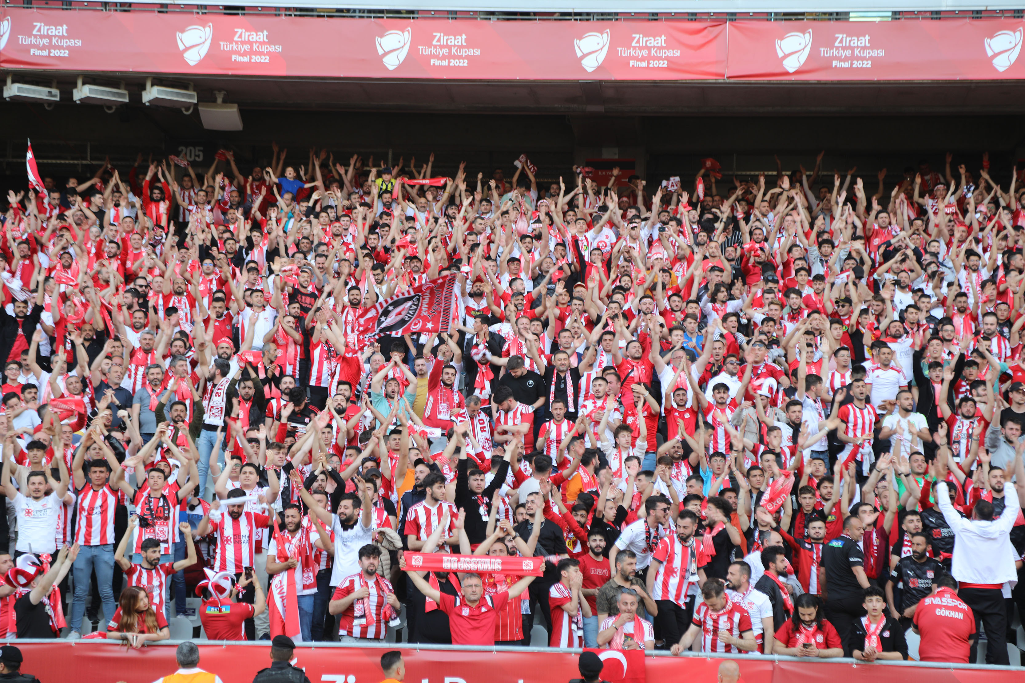 Net Global Sivasspor'dan Taraftarına "Sensiz Olmaz" Çağrısı