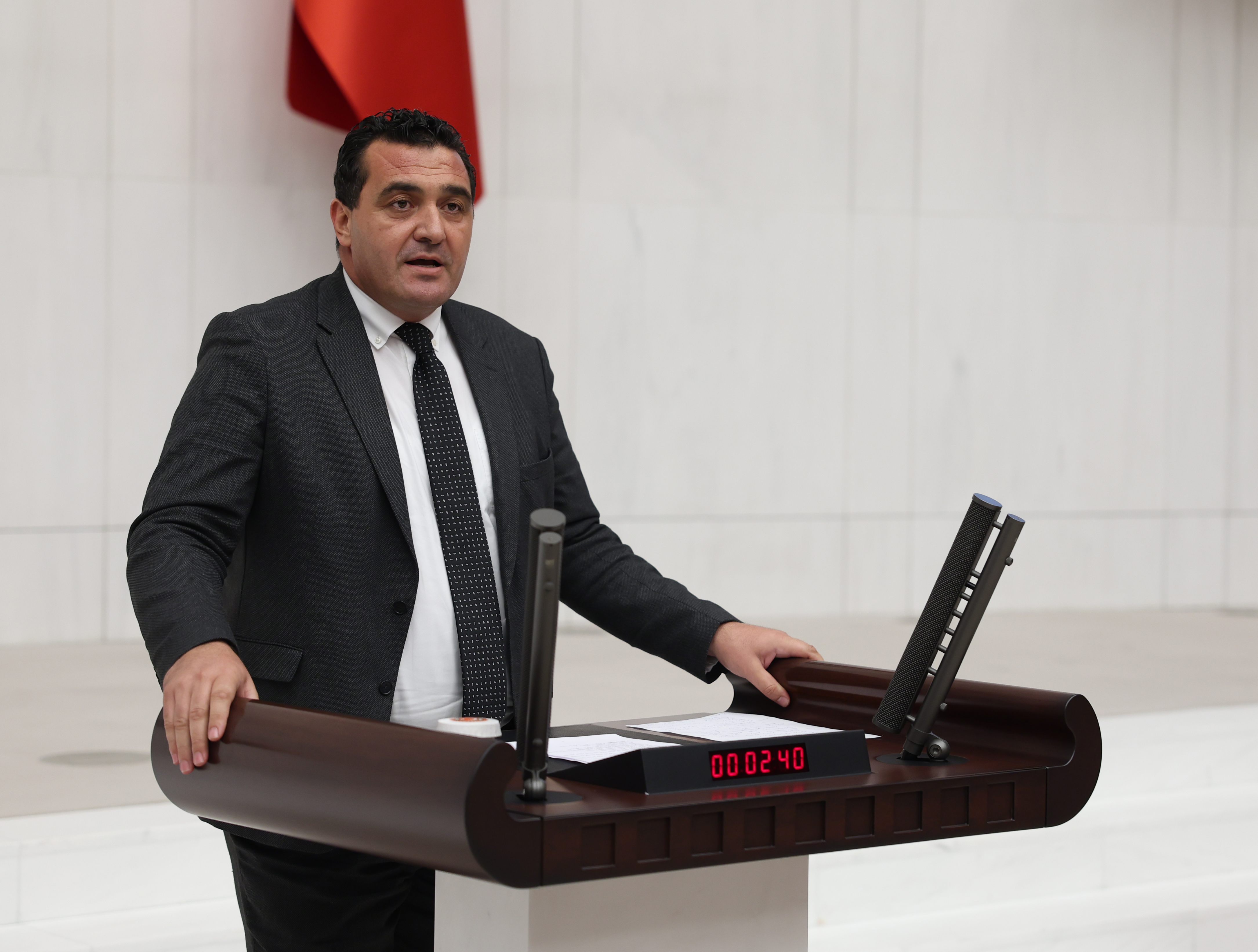 VAATLER SADECE YAZILDIĞIYLA KALDI VAATLER SADECE YAZILDIĞIYLA KALDI