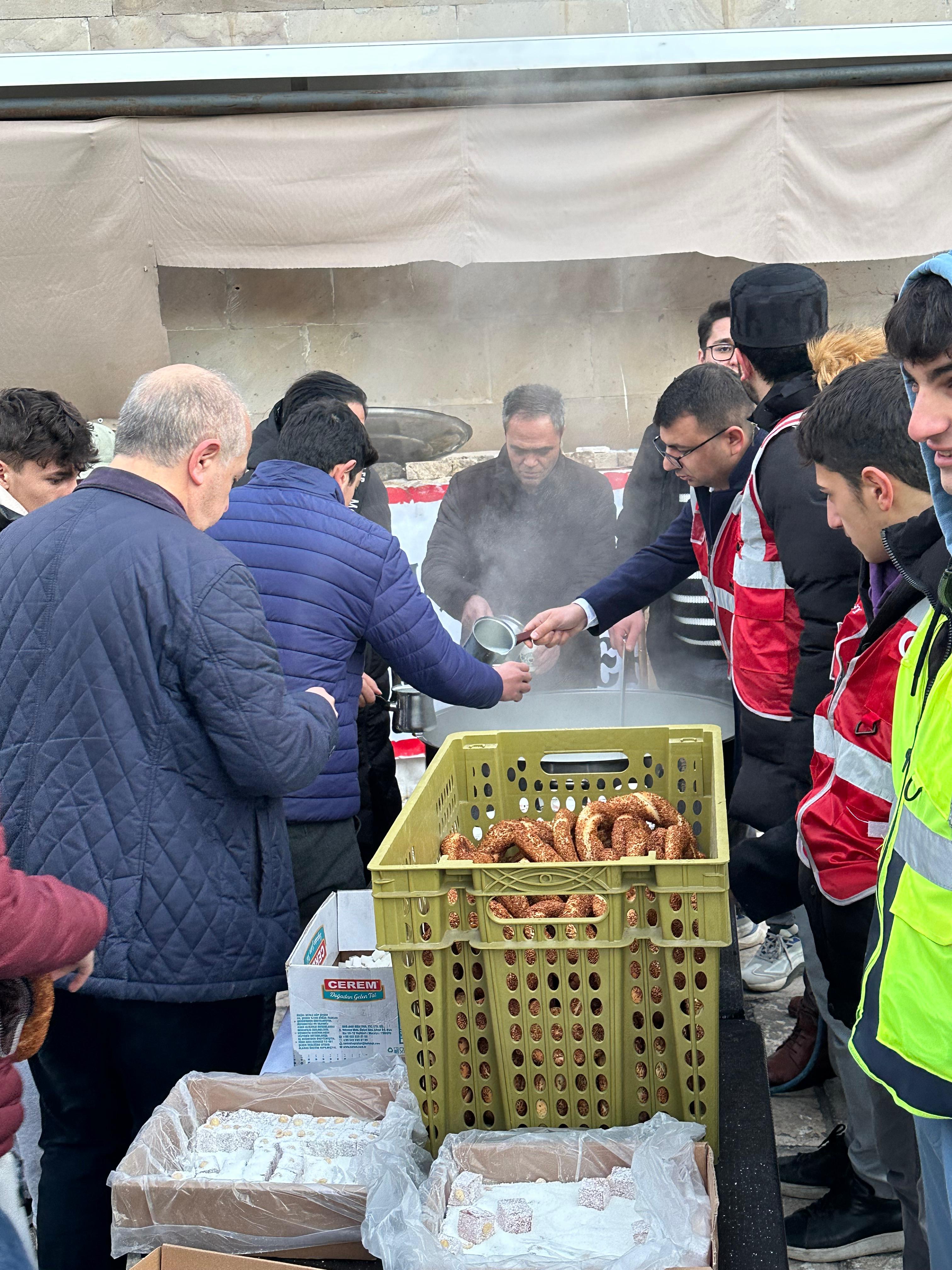 GENÇLER SABAH NAMAZINDA BULUŞTU