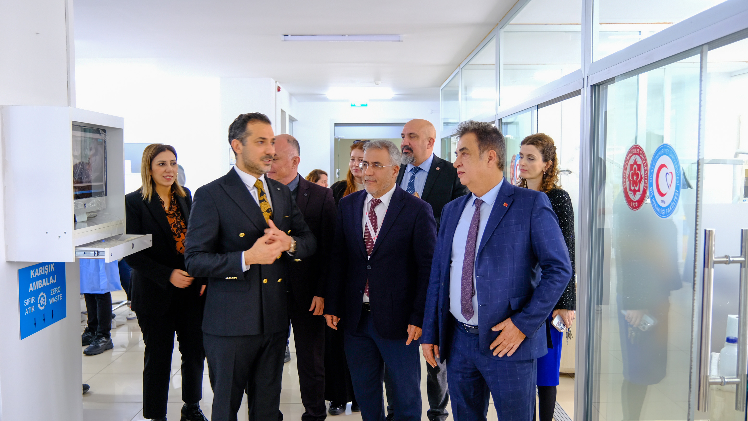 Diş Hekimliği Fakültesinde Klinik Ve Dersliklerin Açılışı Yapıldı