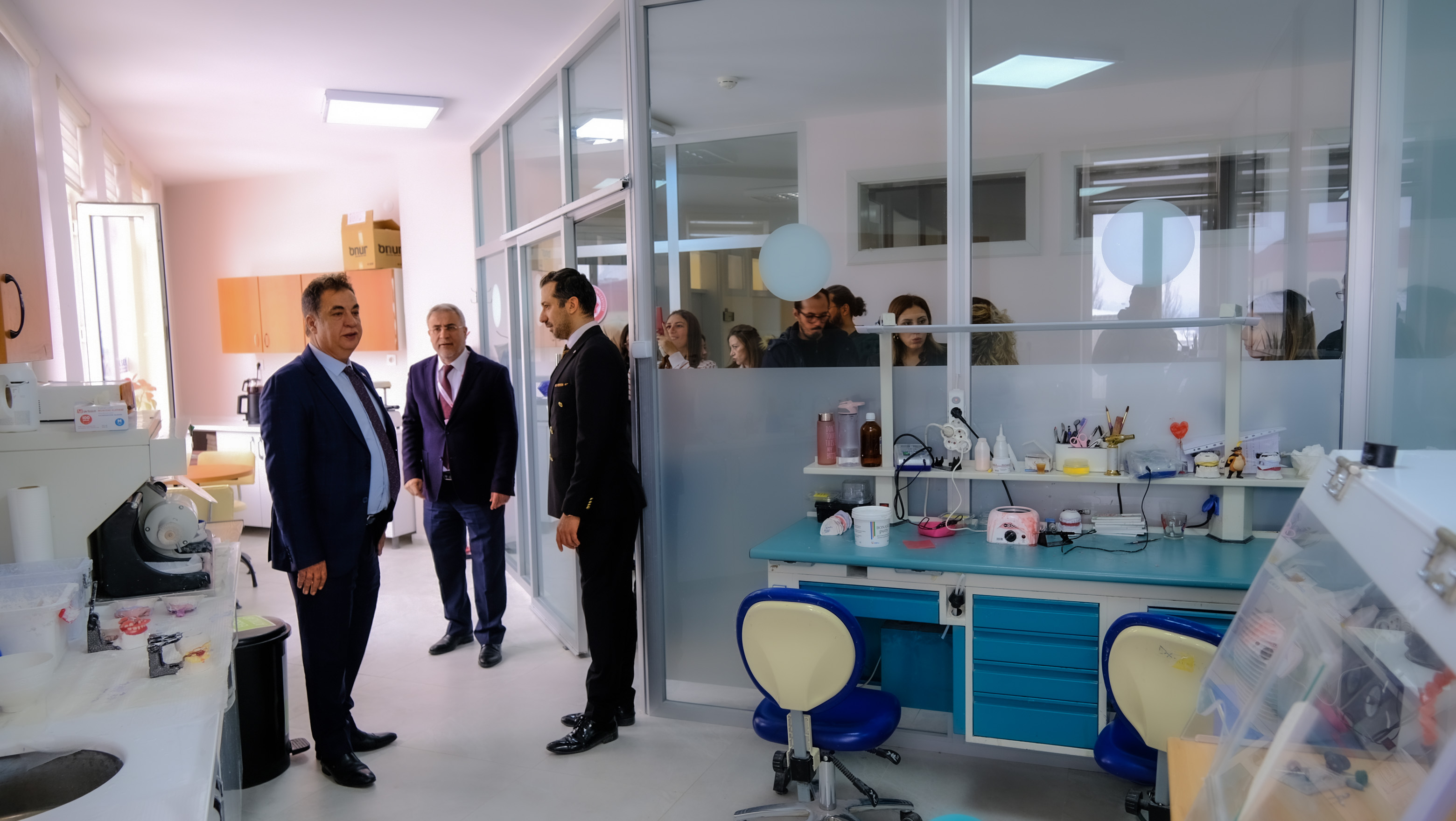 Diş Hekimliği Fakültesinde Klinik Ve Dersliklerin Açılışı Yapıldı