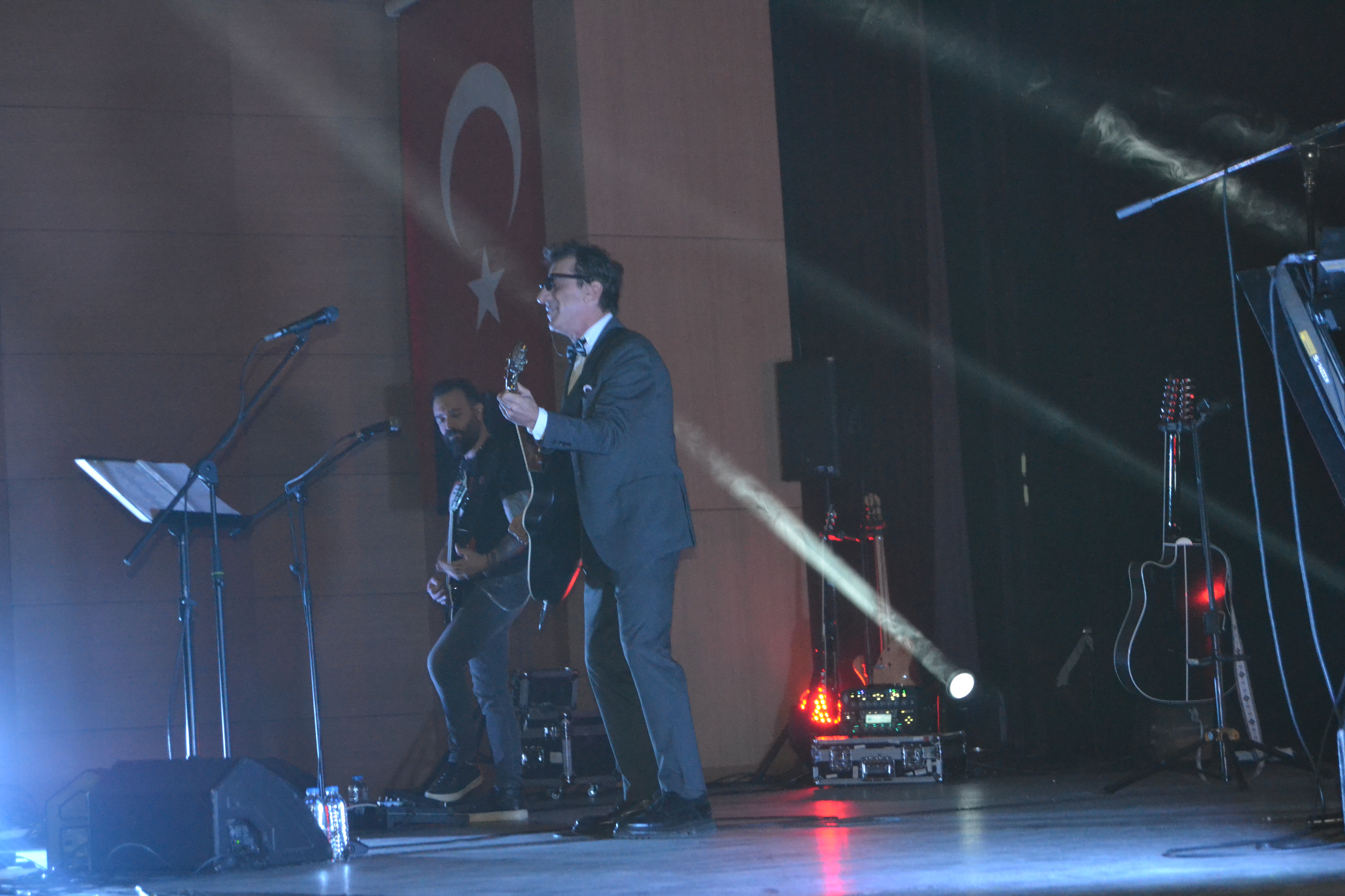 Sivas'ta Ayna Rüzgarı esti