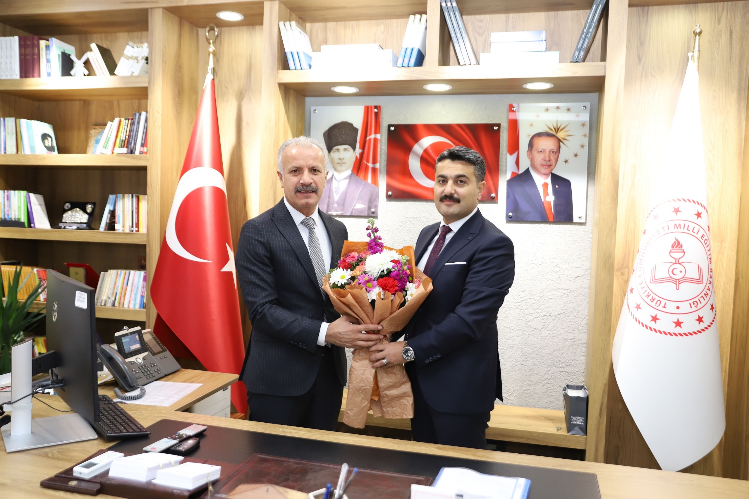 Millî Eğitim Müdürümüz Fatih Erdoğan, göreve başladı. Millî Eğitim Müdürümüz Fatih Erdoğan, göreve başladı.