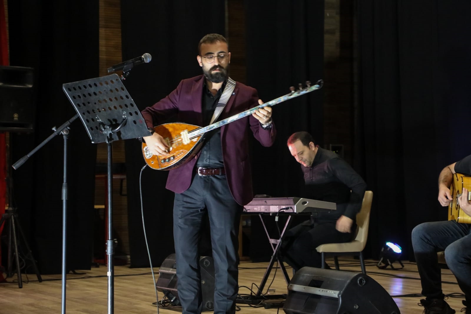 Gençler Türk Halk Müziğiyle Buluştu Gençler Türk Halk Müziğiyle Buluştu