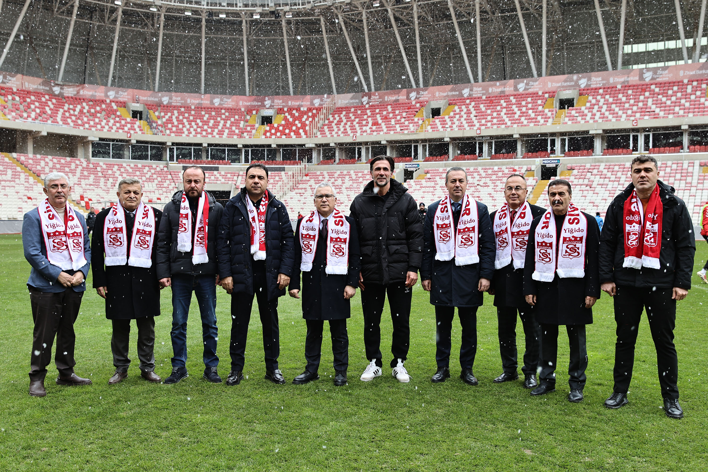 Vali Şimşek ve Başkan Uzun, Yiğidoları Ziyaret Etti Vali Şimşek ve Başkan Uzun, Yiğidoları Ziyaret Etti