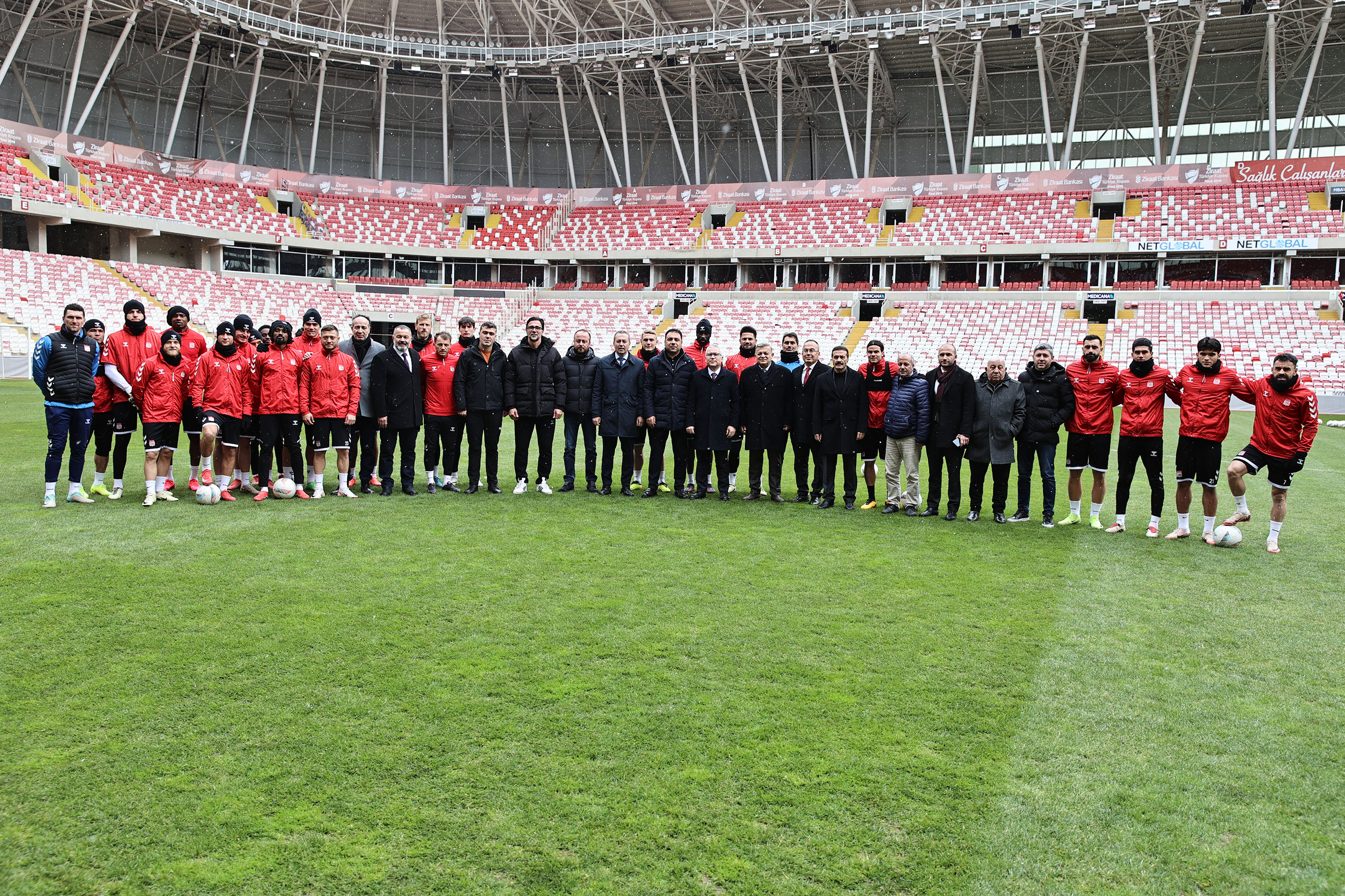 Vali Şimşek ve Başkan Uzun, Yiğidoları Ziyaret Etti Vali Şimşek ve Başkan Uzun, Yiğidoları Ziyaret Etti