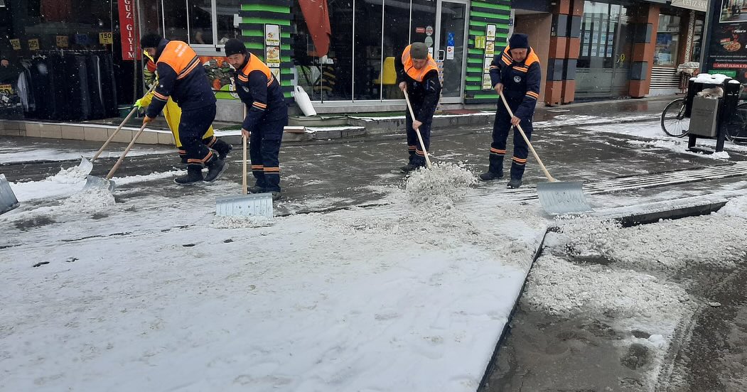 Sivas Belediyesi ekipleri var olsun