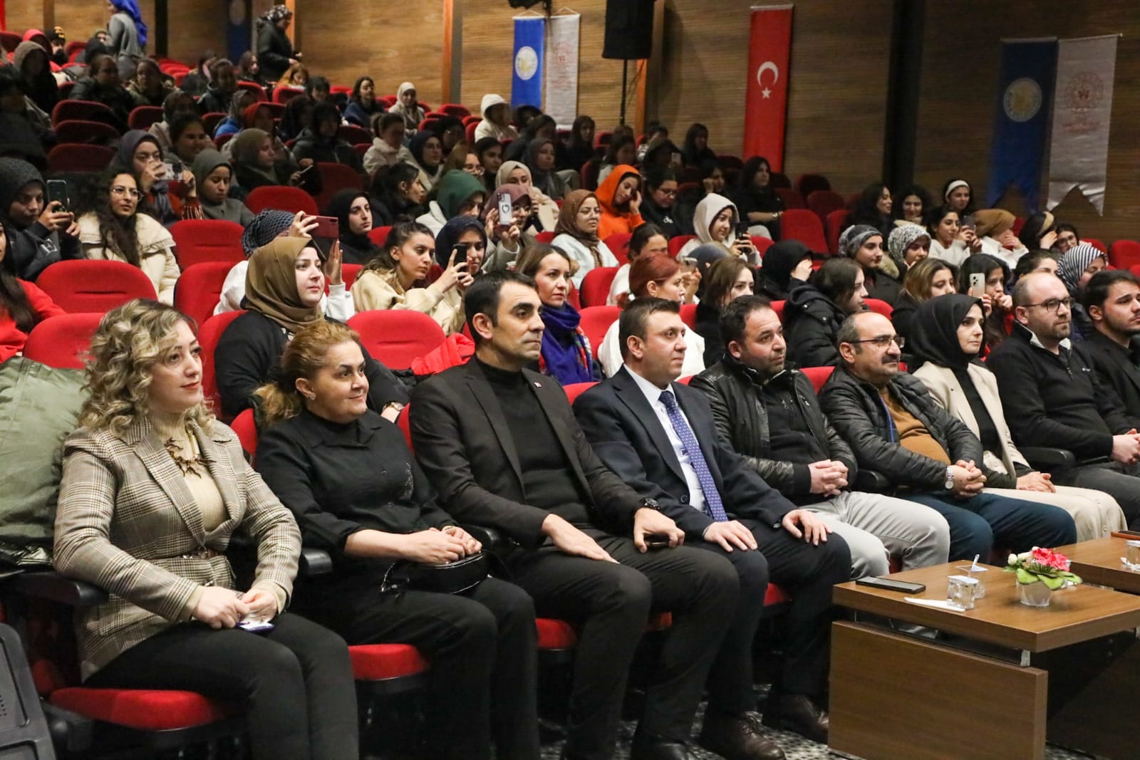 Gençler Türk Halk Müziğiyle Buluştu Gençler Türk Halk Müziğiyle Buluştu