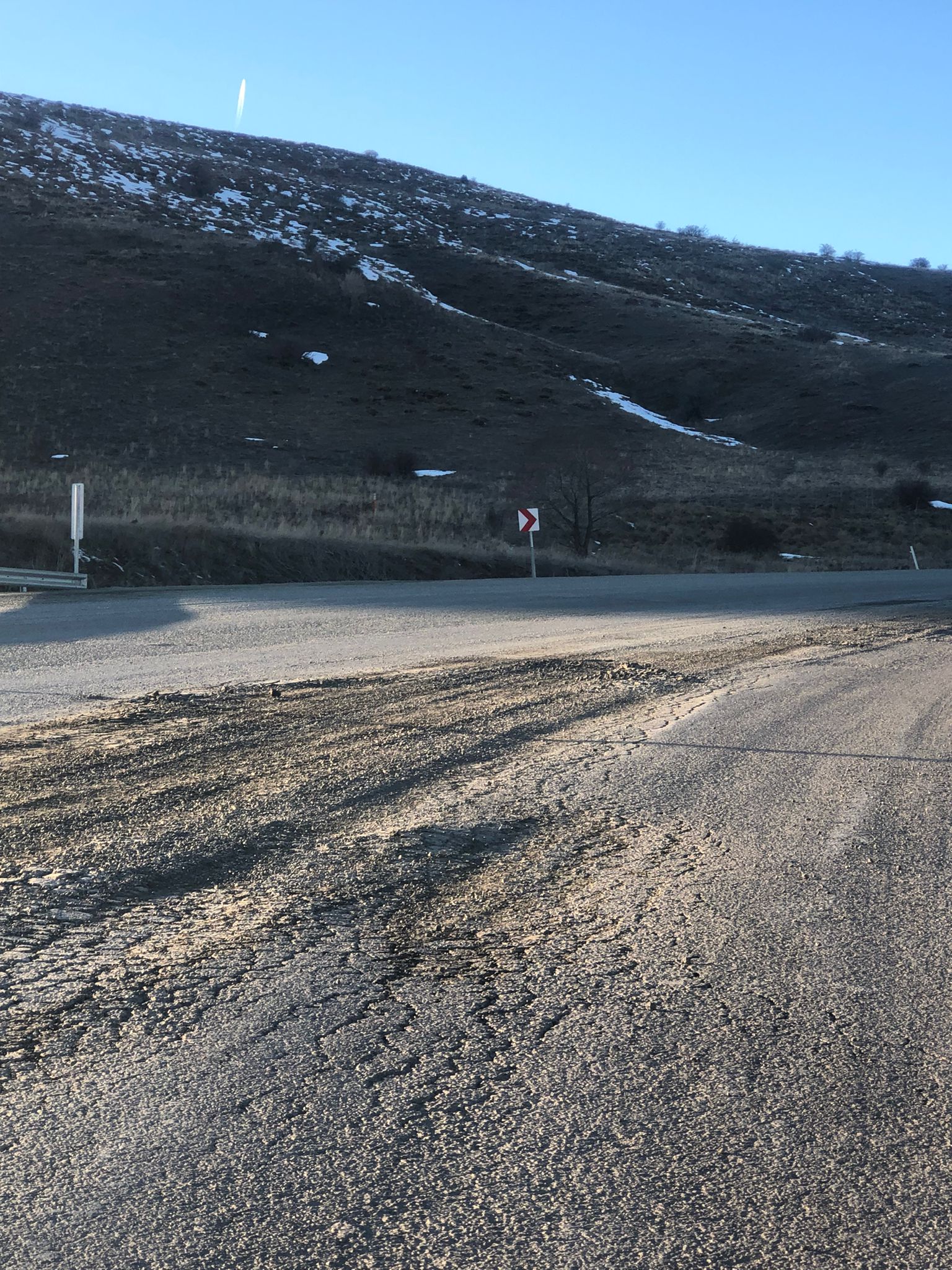 İMRANLI YOLU KÖSTEBEK YUVASINA DÖNDÜ İMRANLI YOLU KÖSTEBEK YUVASINA DÖNDÜ