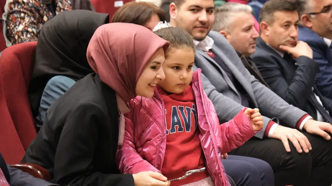 Aile ve Sosyal Hizmetler Bakanı  Mahinur Özdemir Göktaş, çeşitli ziyaret ve programlar kapsamında Sivas’a geldi