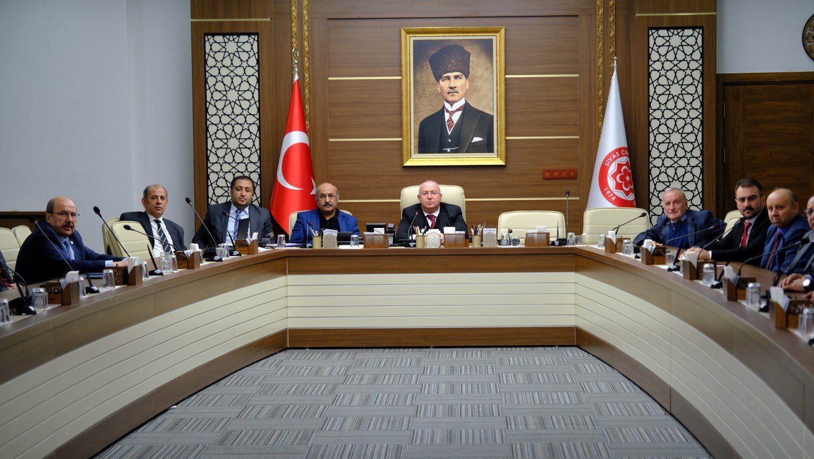 Enstitü, Fakülte, Yüksekokul ve Meslek Yüksekokulu Sekreterlerinin katılımı ile yeni eğitim-öğretim yılına ilişkin istişare toplantısı yapıldı