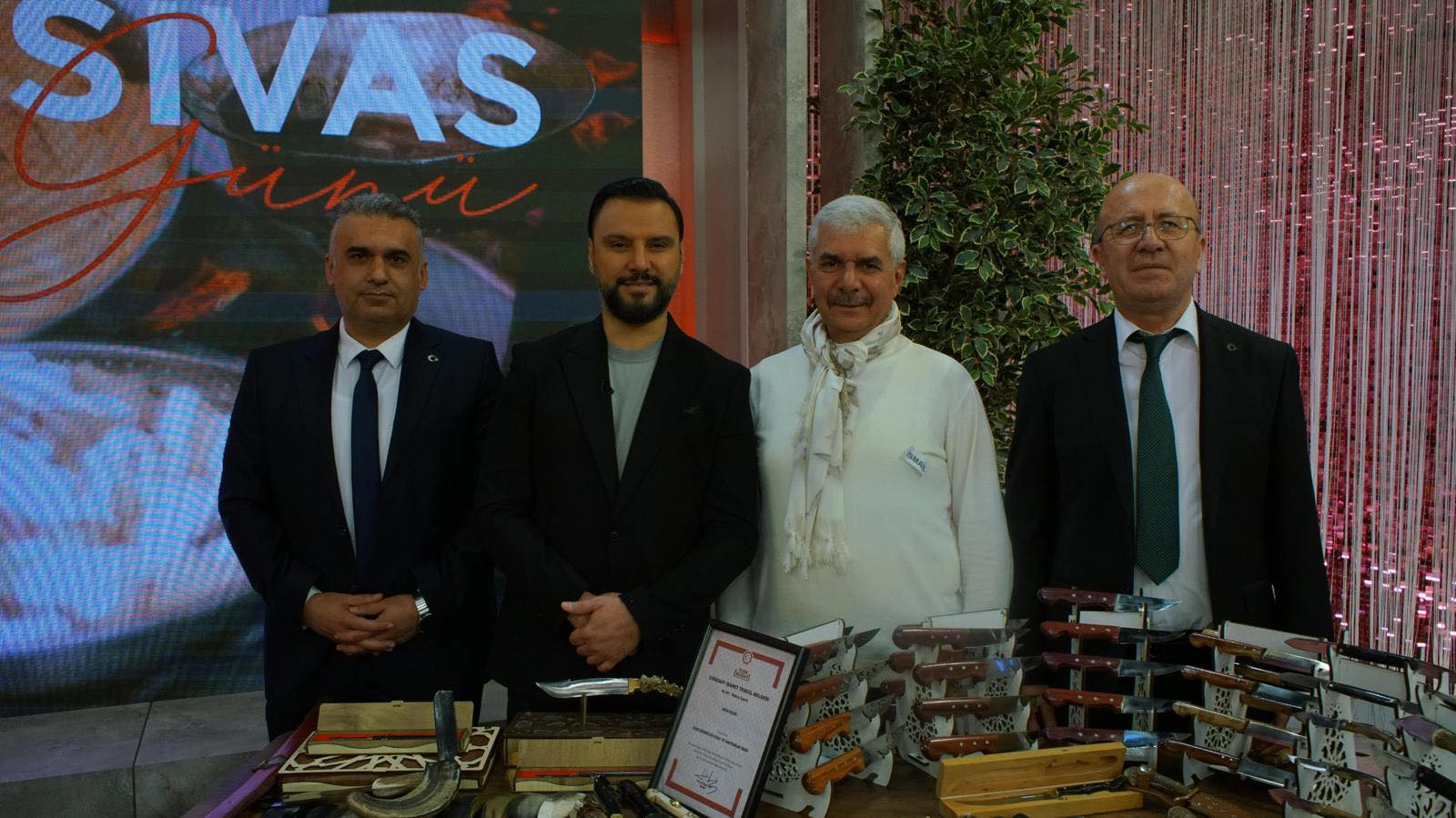 Alişan ile Hayata Gülümse'de Sivas tanıtıldı Alişan ile Hayata Gülümse'de Sivas tanıtıldı