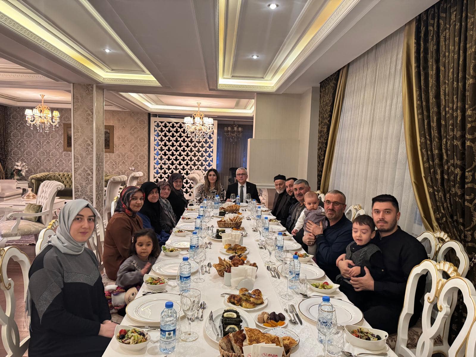 Vali Şimşek Şehit Ailelerini Valilik'te ağırladı