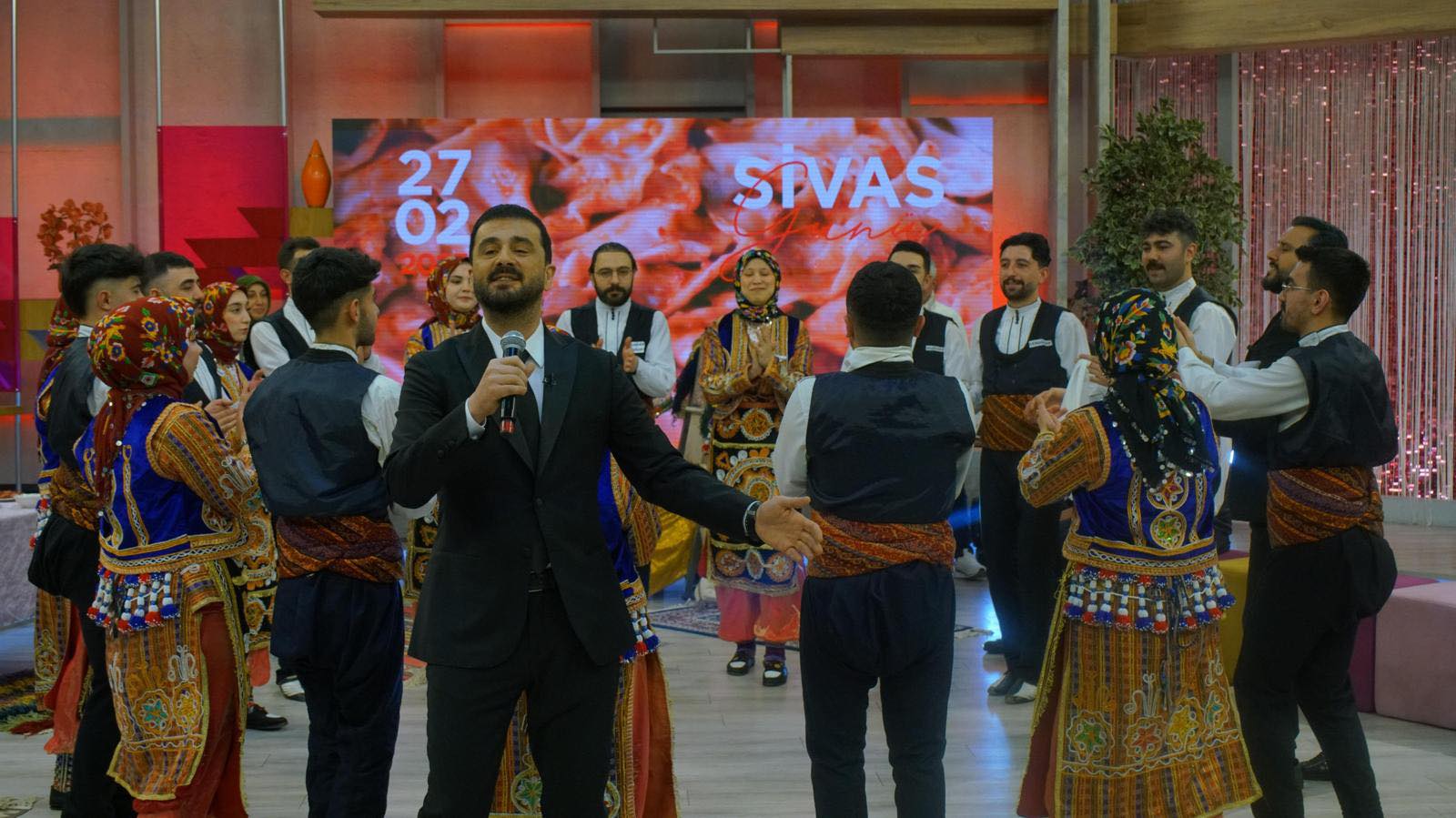 Alişan ile Hayata Gülümse'de Sivas tanıtıldı Alişan ile Hayata Gülümse'de Sivas tanıtıldı