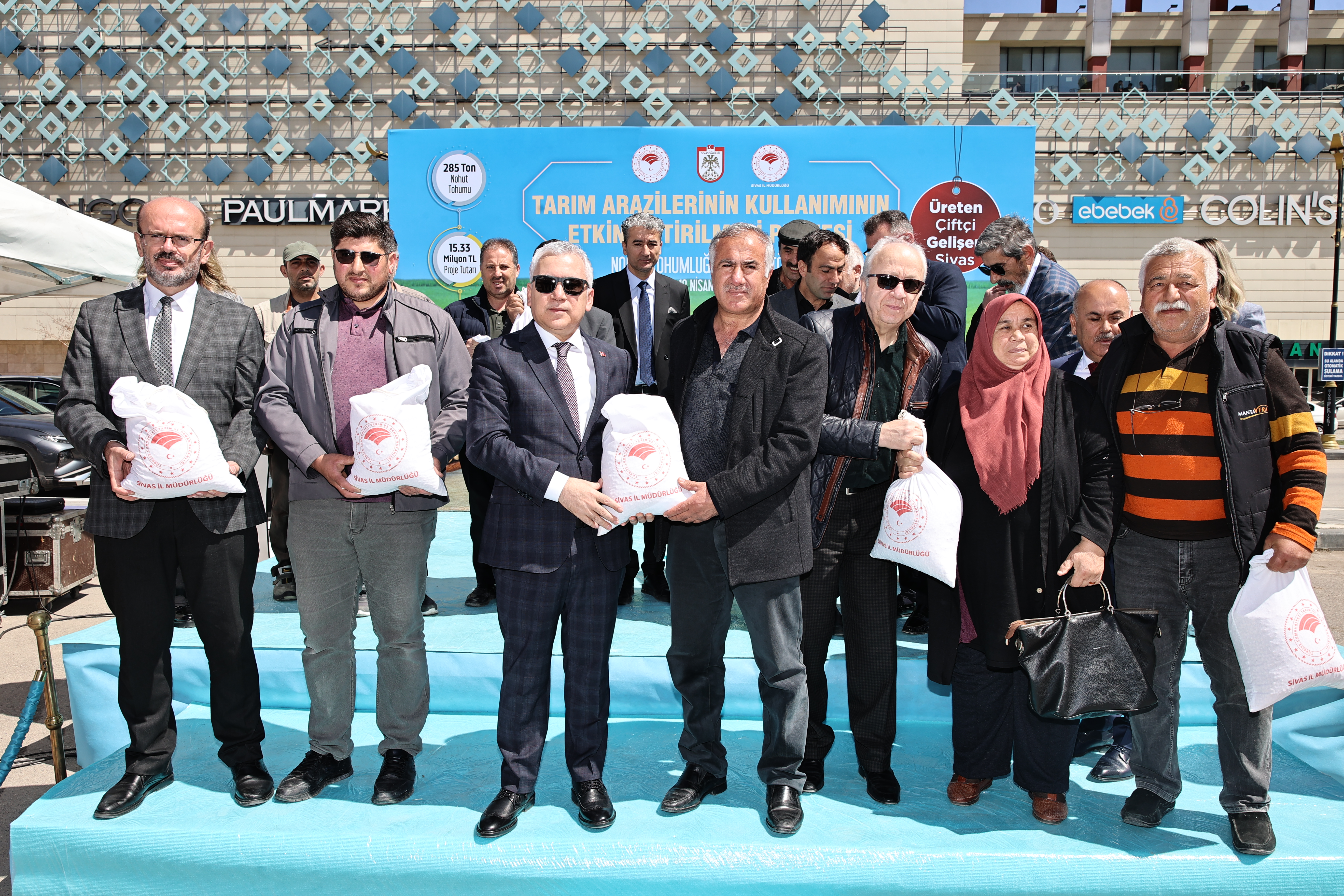 285 Ton Nohut Tohumu Dağıtımı Yapıldı