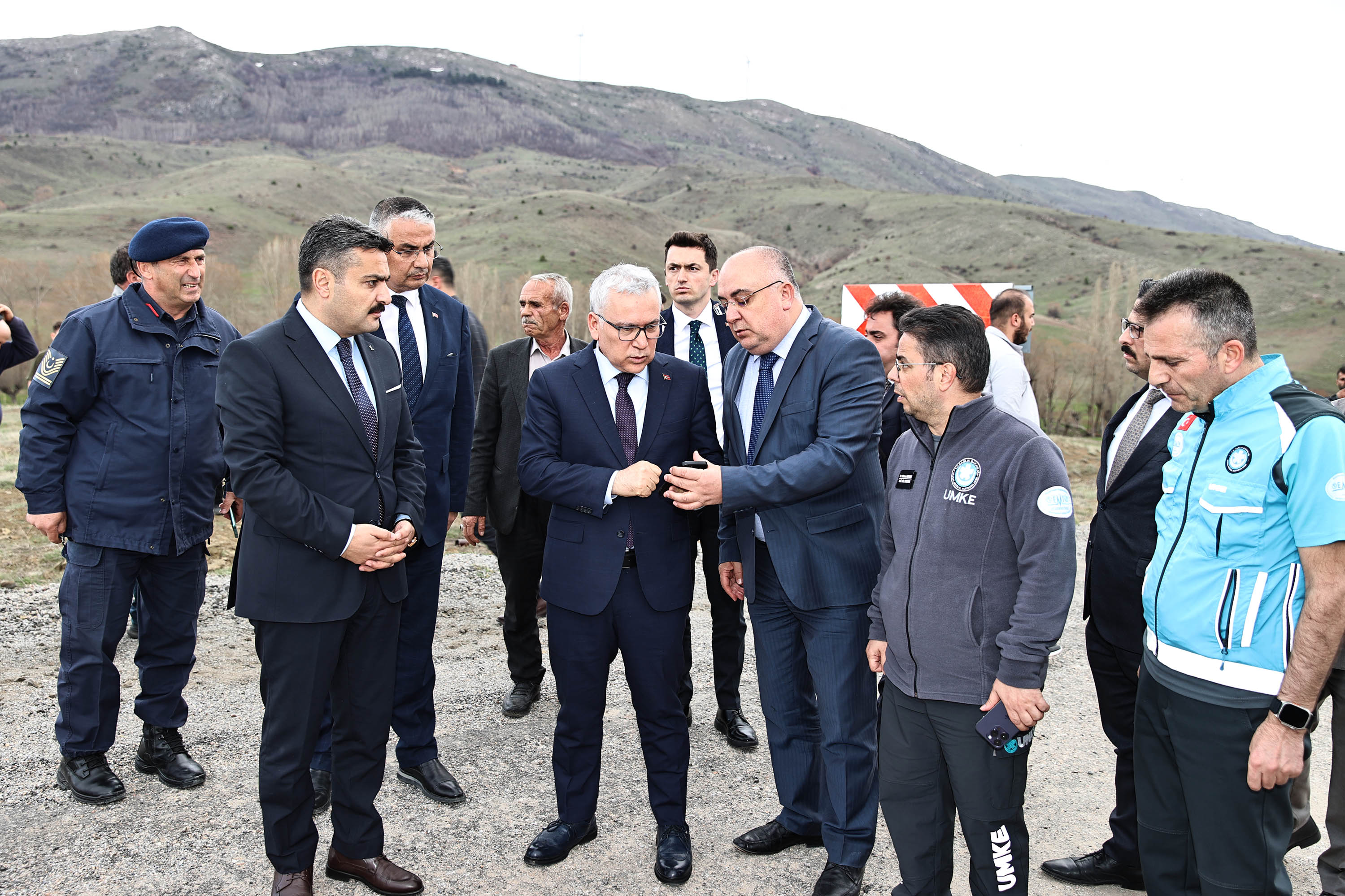Vali Yılmaz Şimşek, Kaza Yerinde İncelemelerde Bulundu