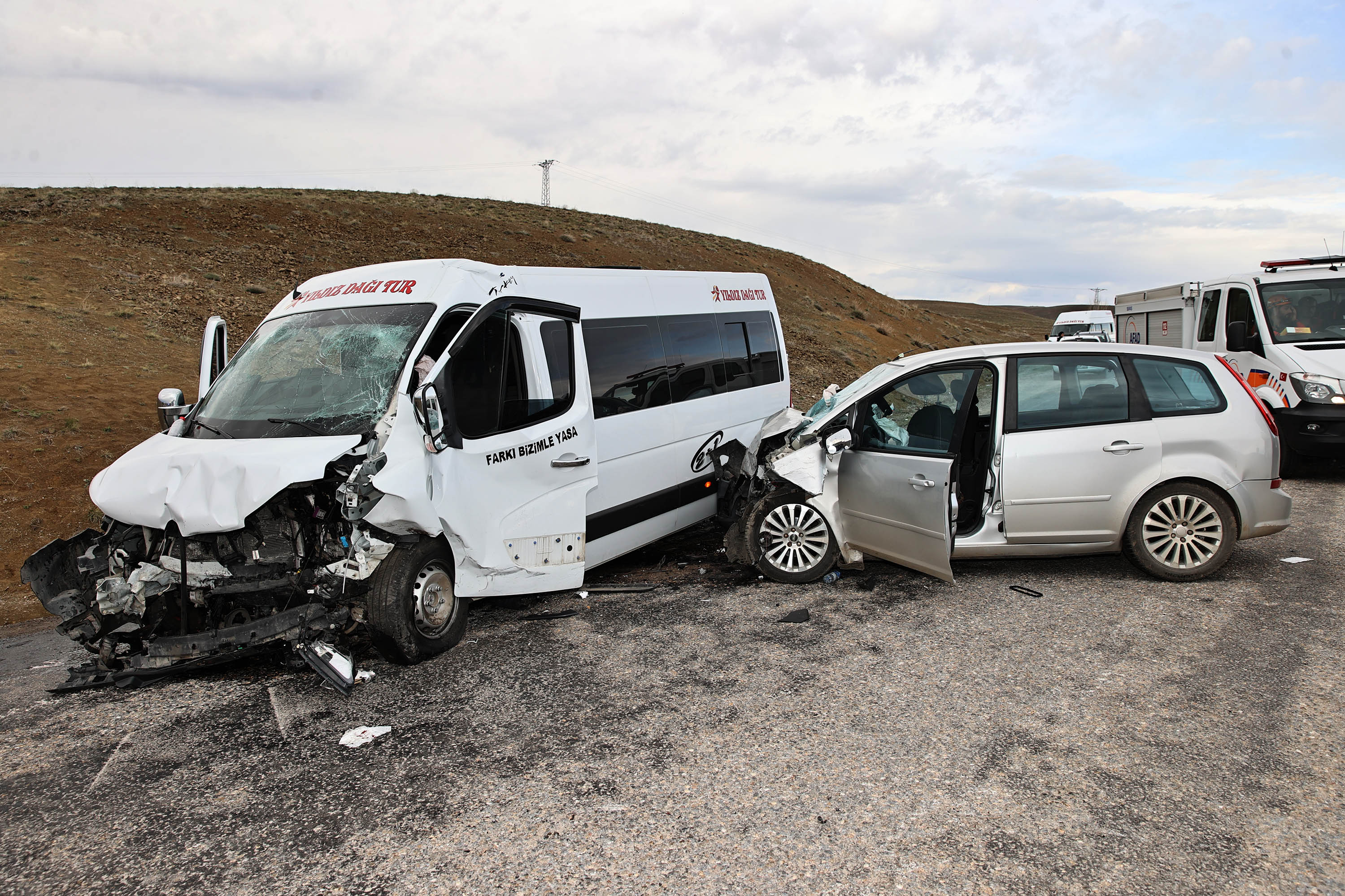 Vali Yılmaz Şimşek, Kaza Yerinde İncelemelerde Bulundu