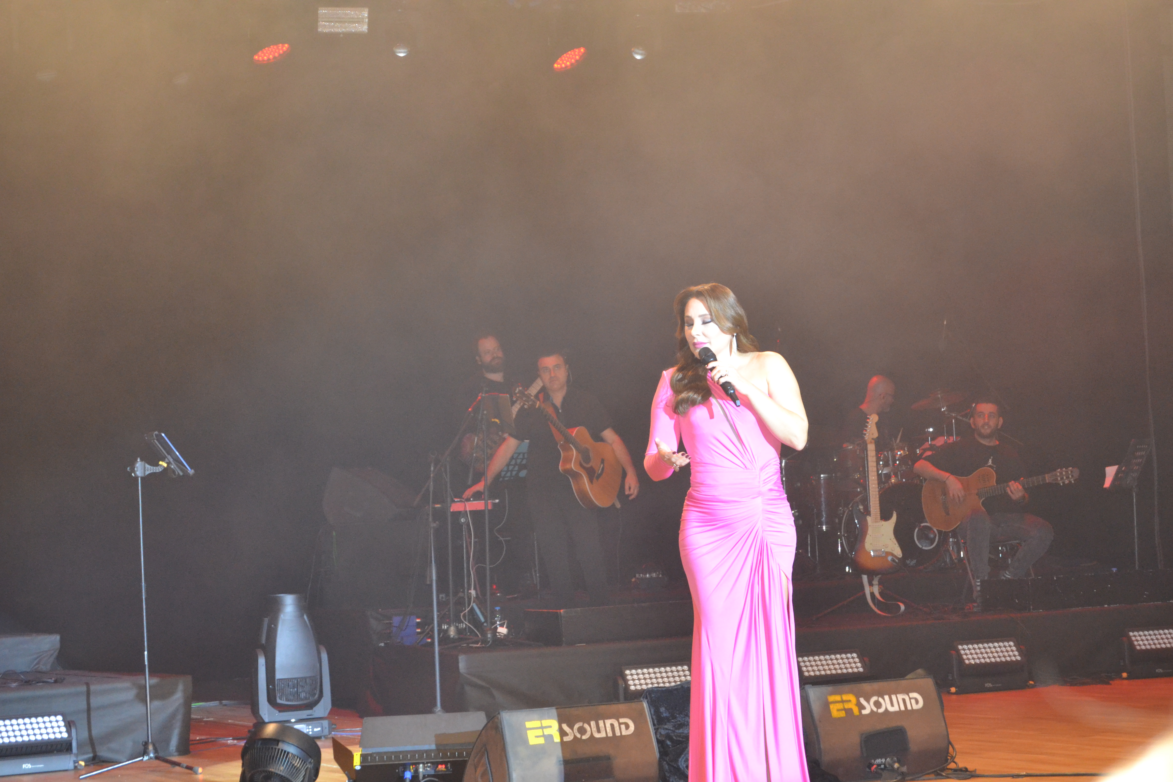 Funda Arar ile Arabesk Gecesi düzenlendi Funda Arar ile Arabesk Gecesi düzenlendi