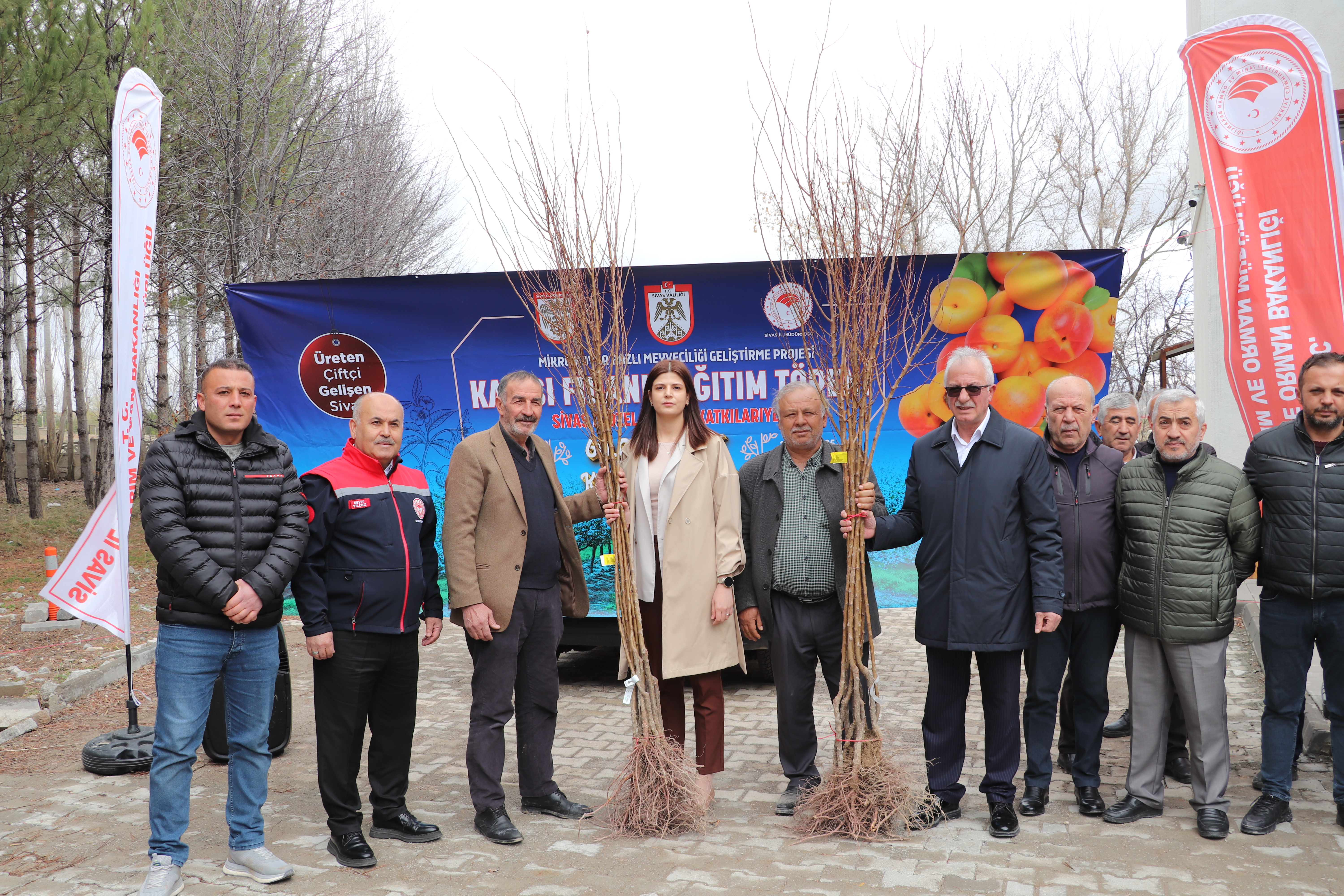 Kangal İlçemizde Kayısı Fidanları Üreticilerimizle Buluştu