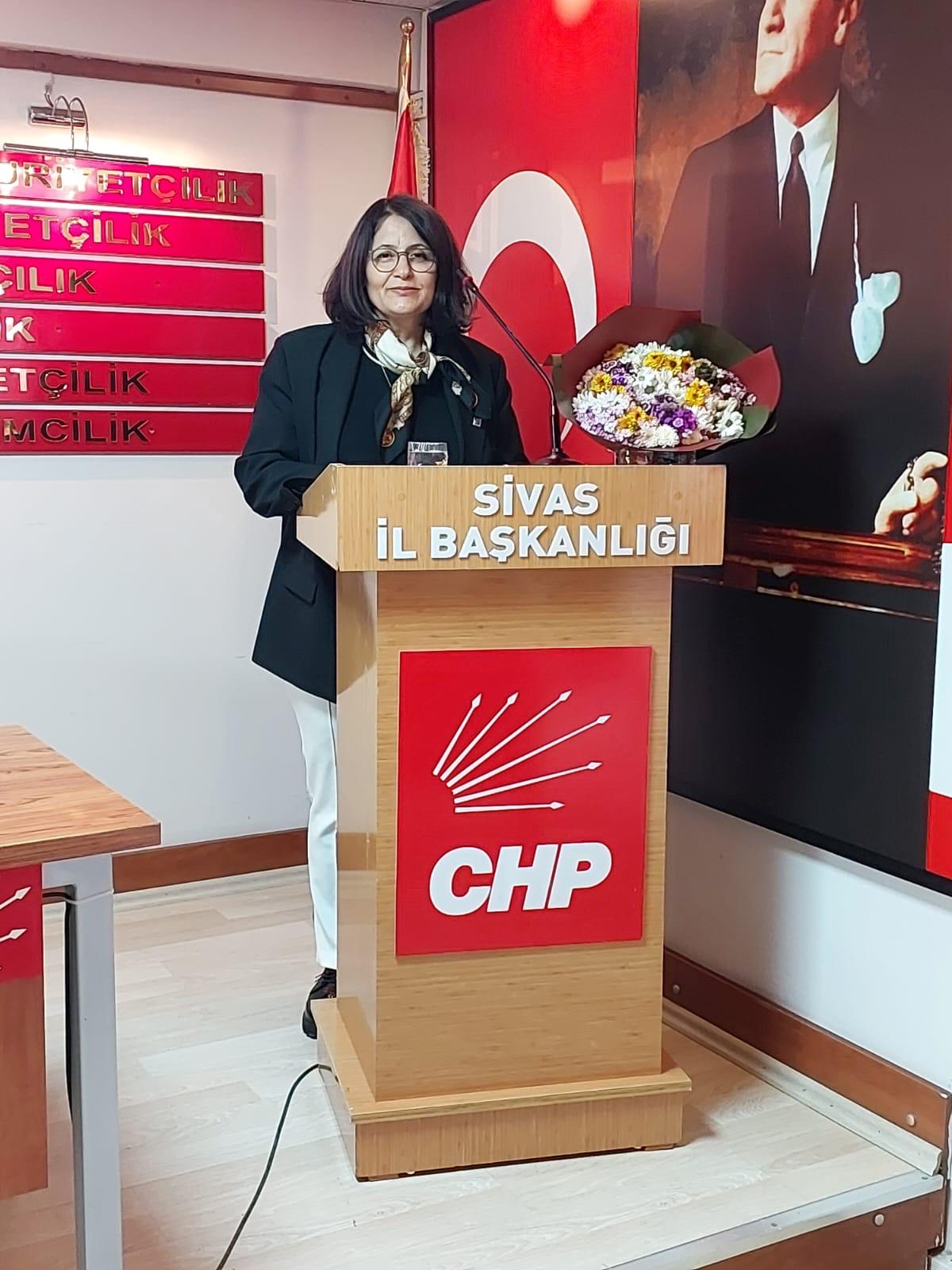 CHP SİVAS  İL KADIN KOLLARI BAŞKANI Nilgün Korkmaz :“ELEKTRİĞE YÜZDE 25 ZAM, EVDEKİ IŞIĞI DEĞİL, KADININ UMUDUNU SÖNDÜRMEYE ÇALIŞIYOR”