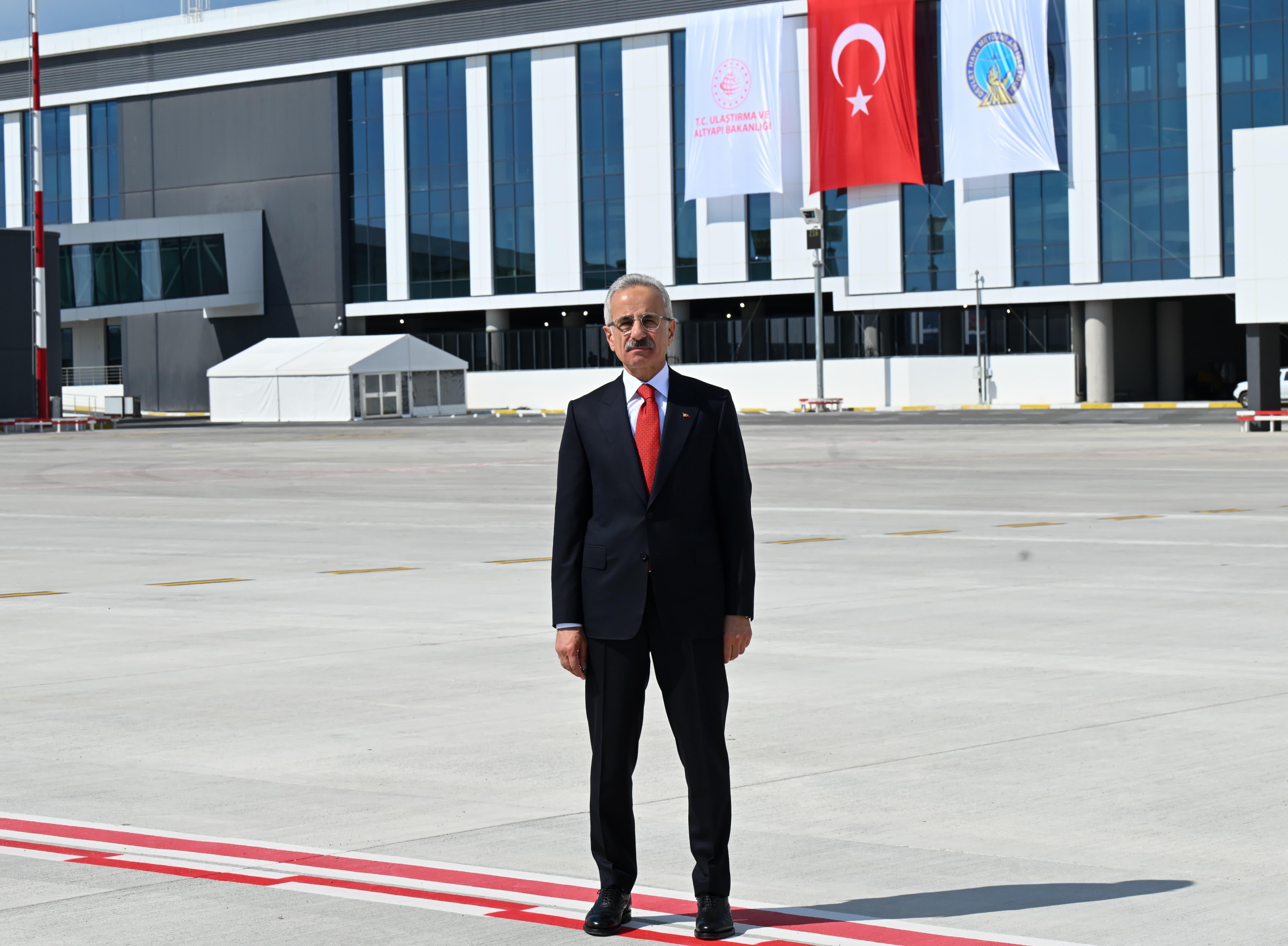 ANTALYA HAVALİMANI YENİ TERMİNAL BİNALARI YARIN AÇILIYOR ANTALYA HAVALİMANI YENİ TERMİNAL BİNALARI YARIN AÇILIYOR