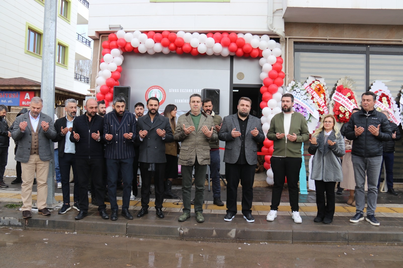 ECZANE TEKNİSYEN VE TEKNİKERLERİ DERNEK AÇTI ECZANE TEKNİSYEN VE TEKNİKERLERİ DERNEK AÇTI