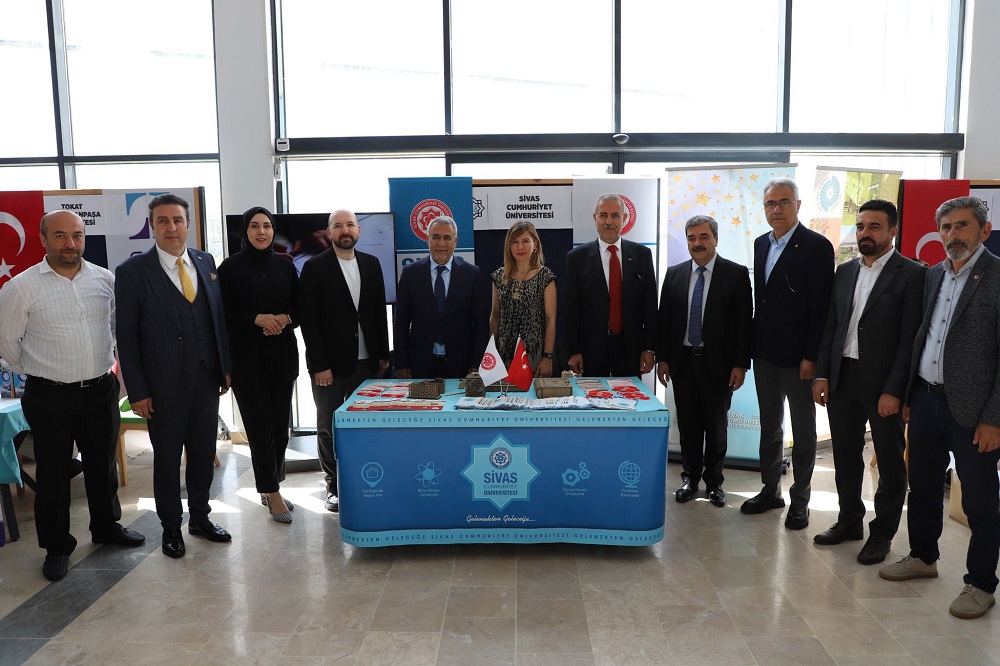 Anadolu Üniversiteler Birliği Tanıtım Fuarı Gerçekleştirildi Anadolu Üniversiteler Birliği Tanıtım Fuarı Gerçekleştirildi