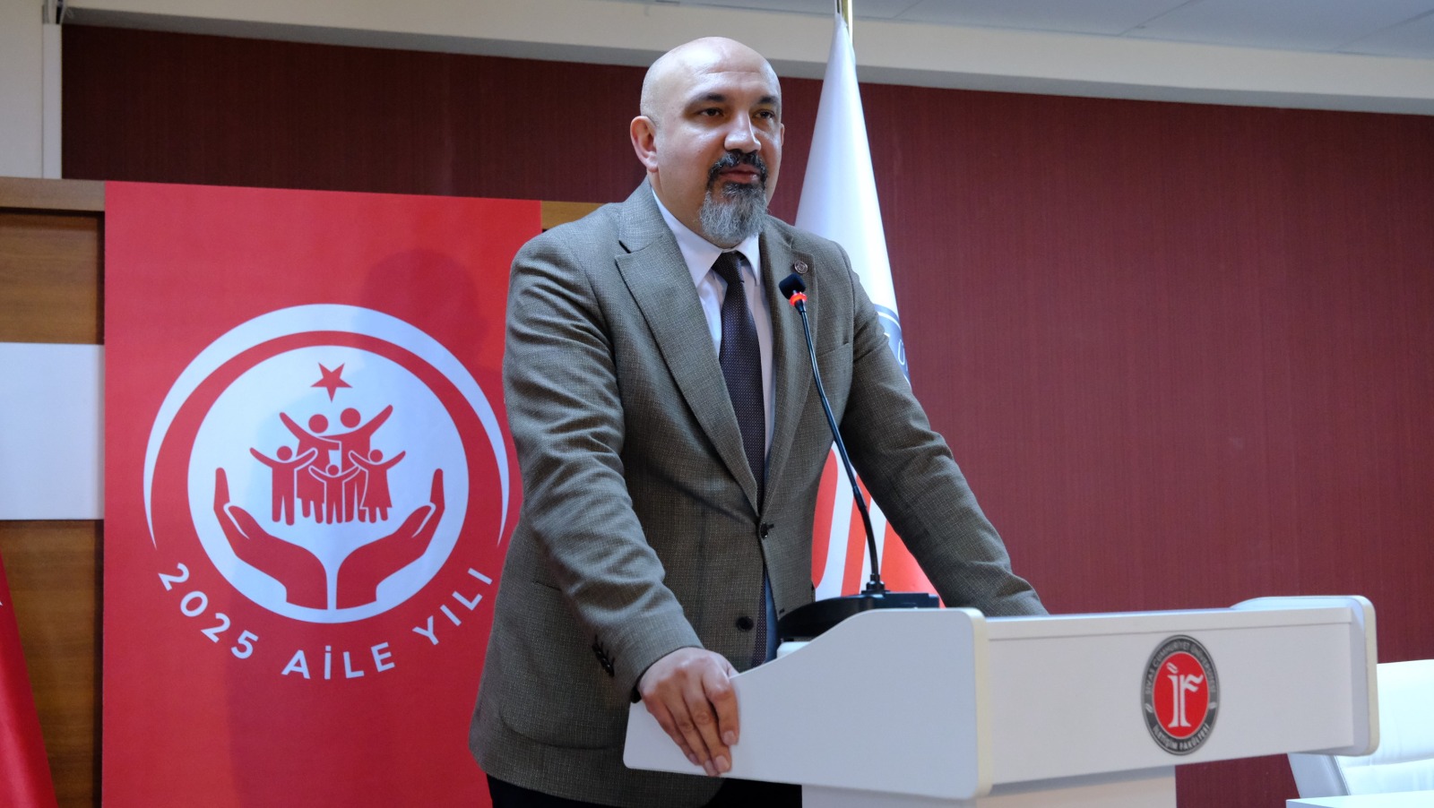 SCÜ’de 2025 Aile Yılı Sempozyumu Gerçekleşti SCÜ’de 2025 Aile Yılı Sempozyumu Gerçekleşti