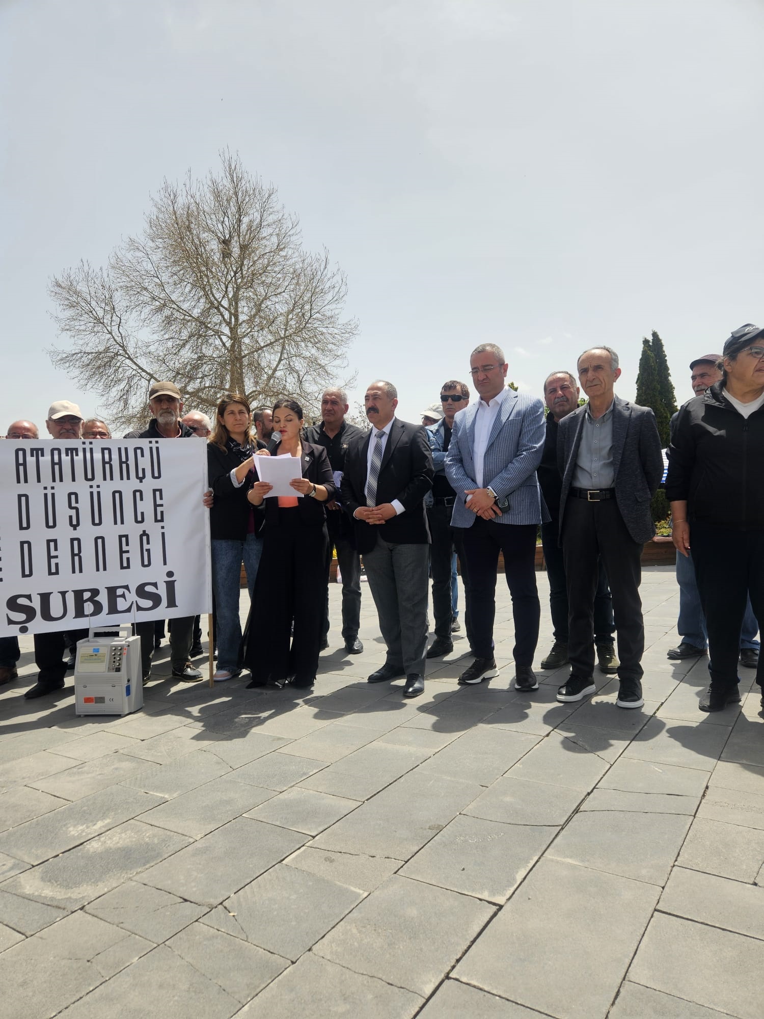 PAROLAMIZ TEKTİR VE DEĞİŞMEZ YA İSTİKLÂL YA ÖLÜM PAROLAMIZ TEKTİR VE DEĞİŞMEZ YA İSTİKLÂL YA ÖLÜM